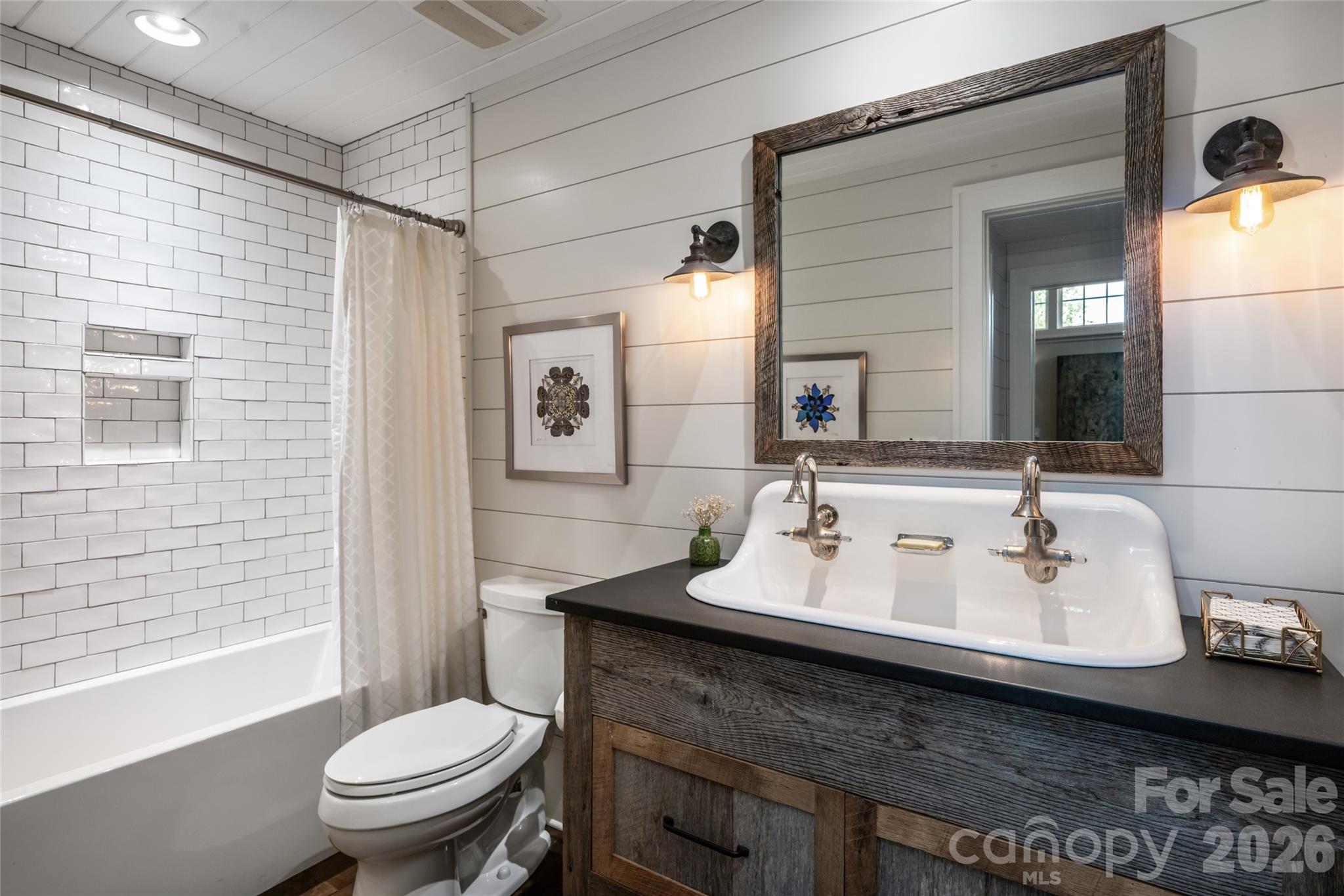 18 Fairsted Drive — Asheville