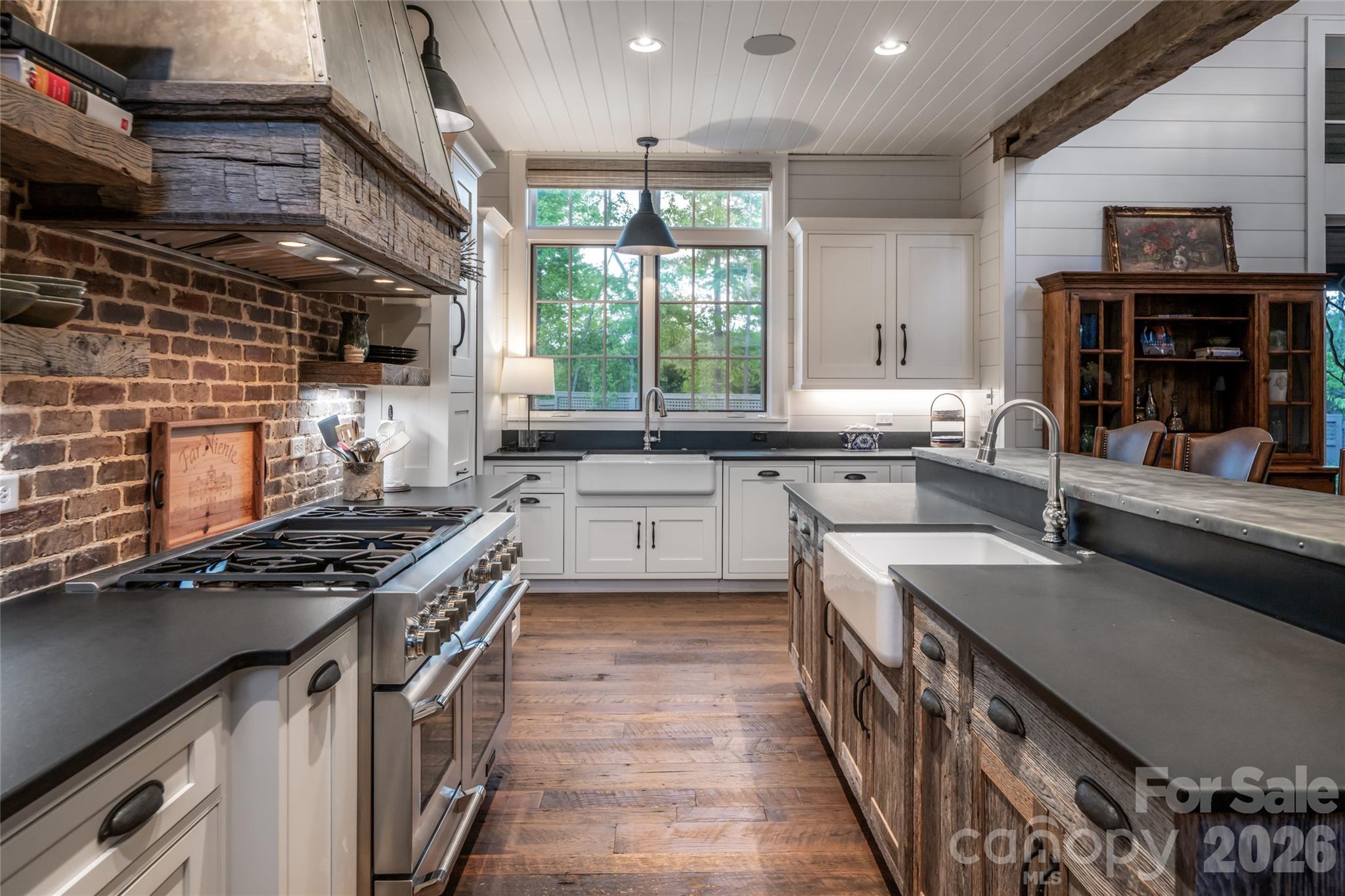 18 Fairsted Drive — Asheville