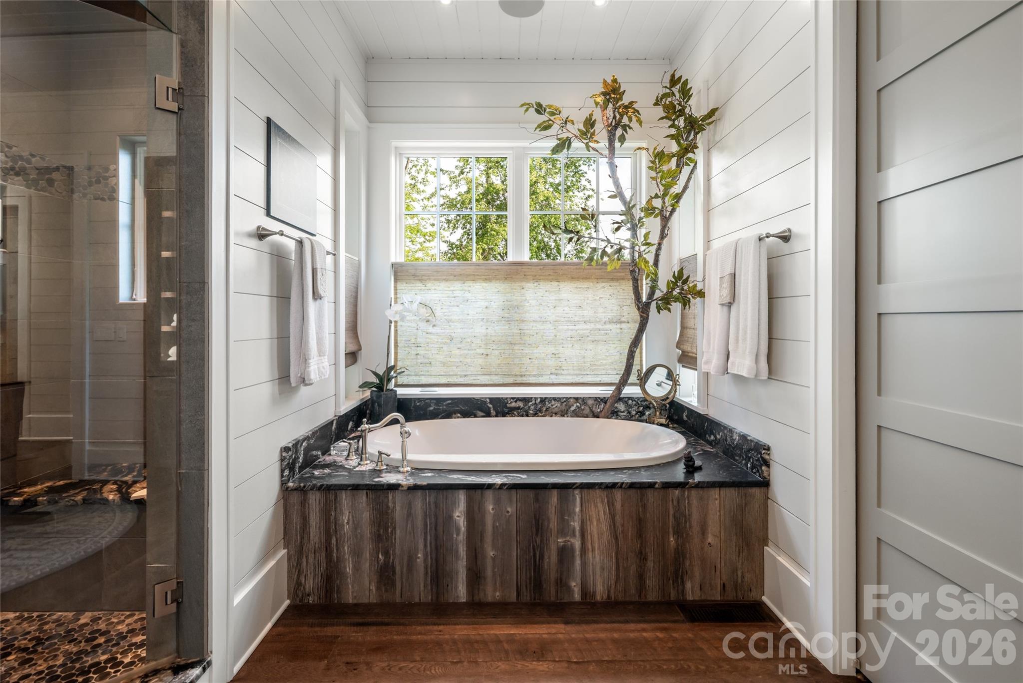 18 Fairsted Drive — Asheville
