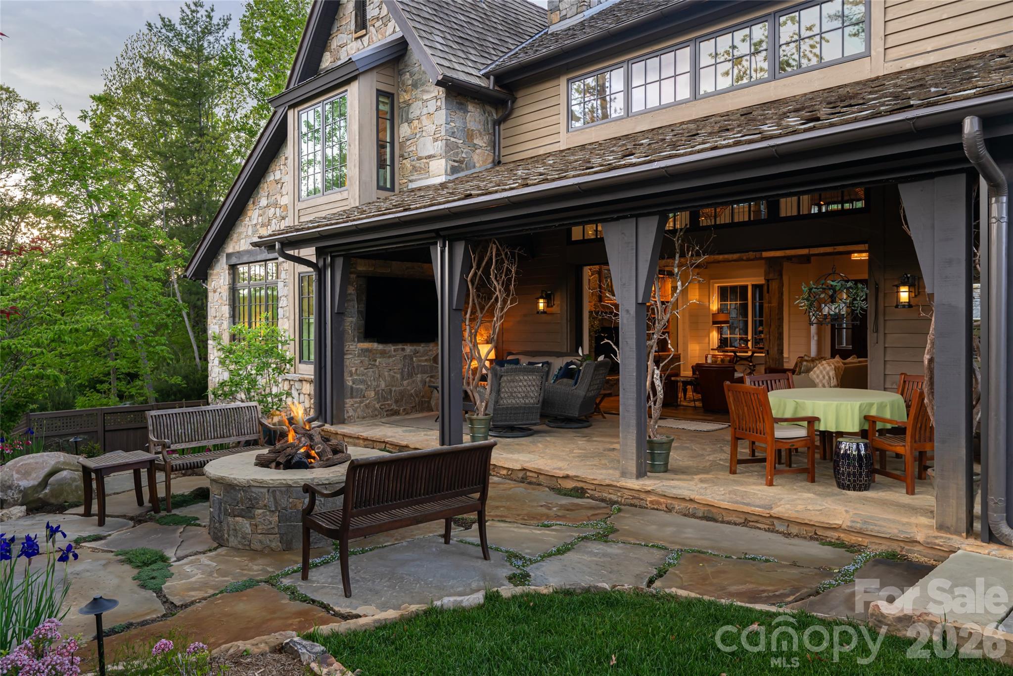 18 Fairsted Drive — Asheville