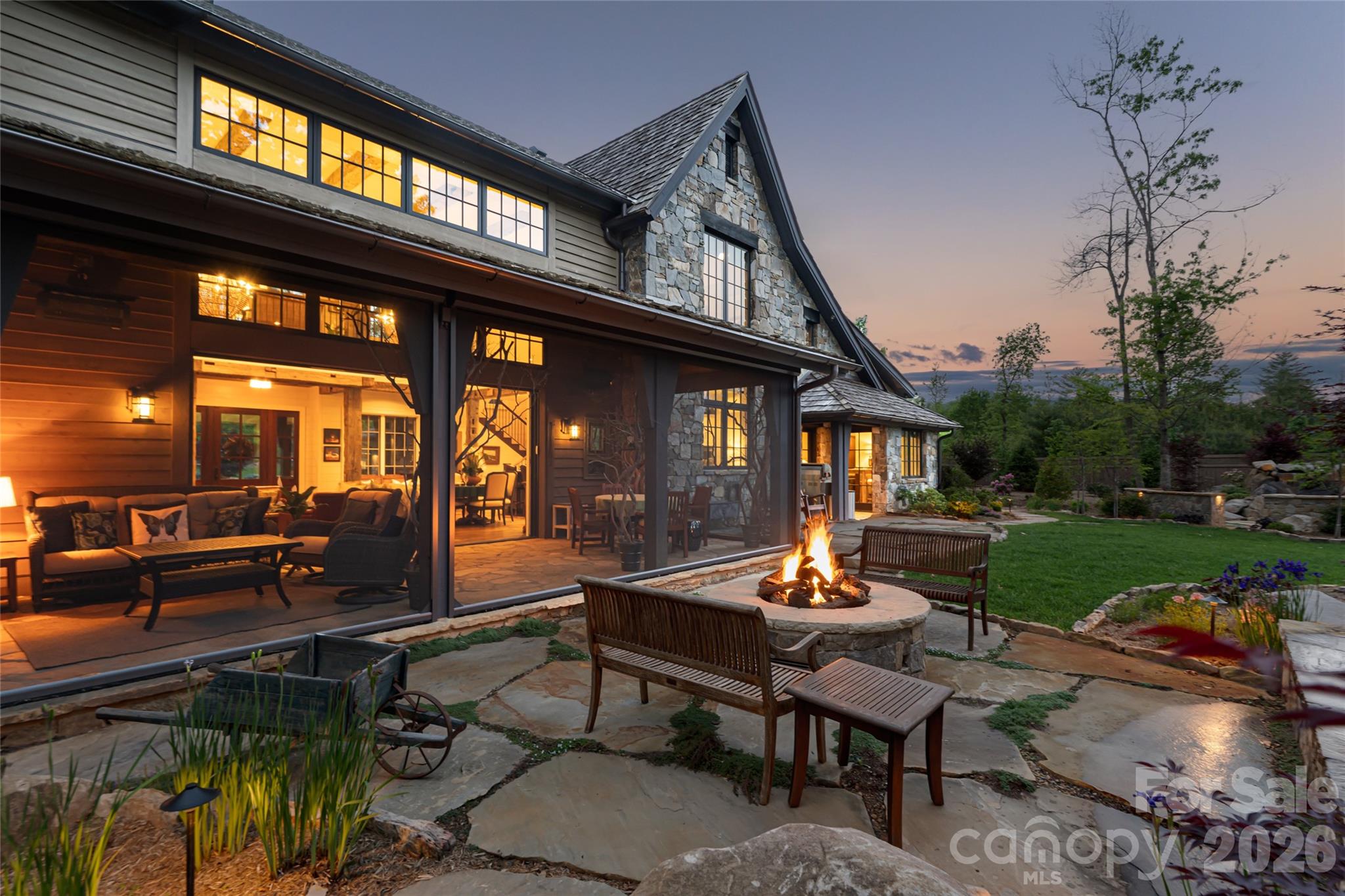 18 Fairsted Drive — Asheville