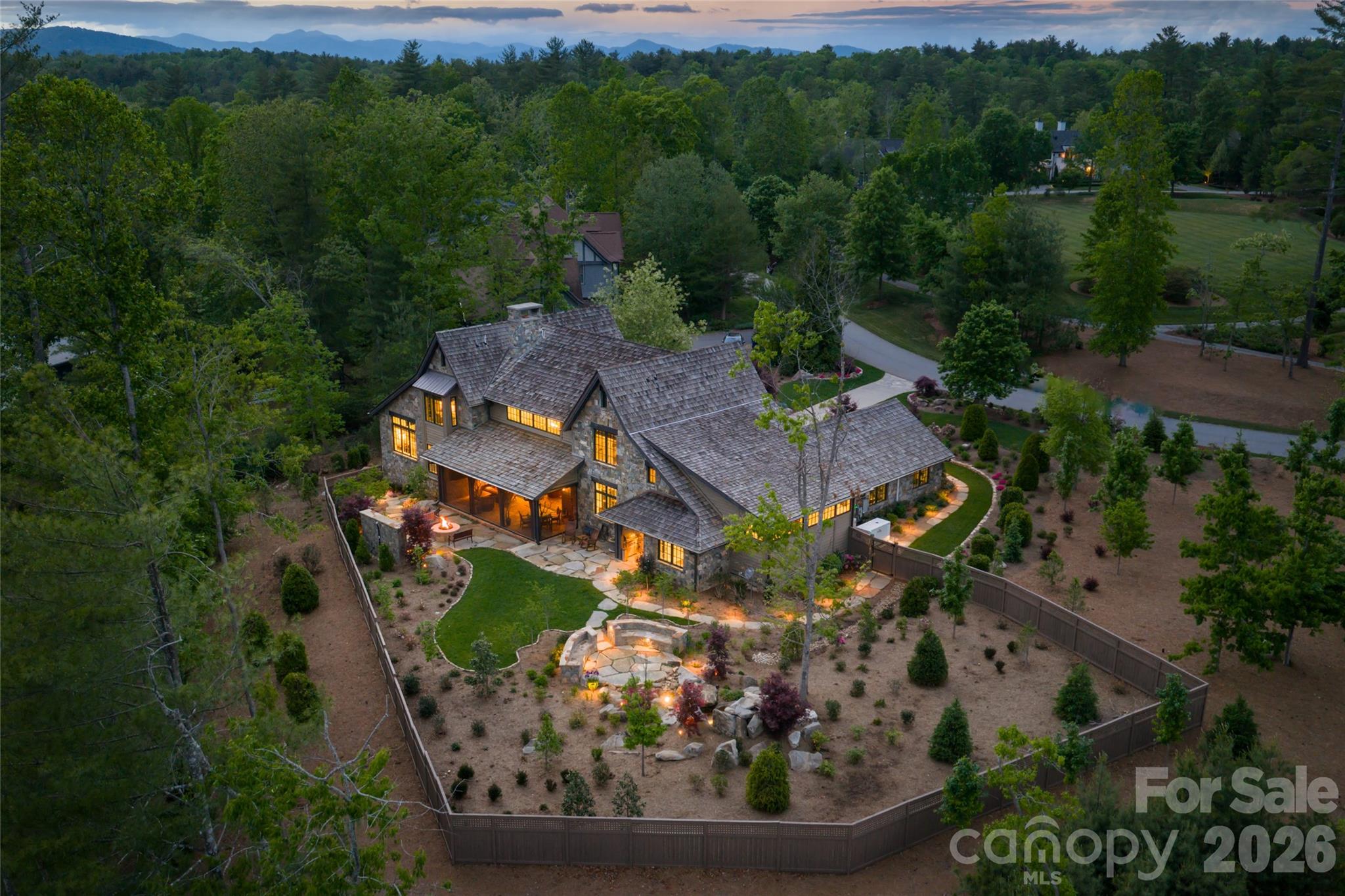 18 Fairsted Drive — Asheville