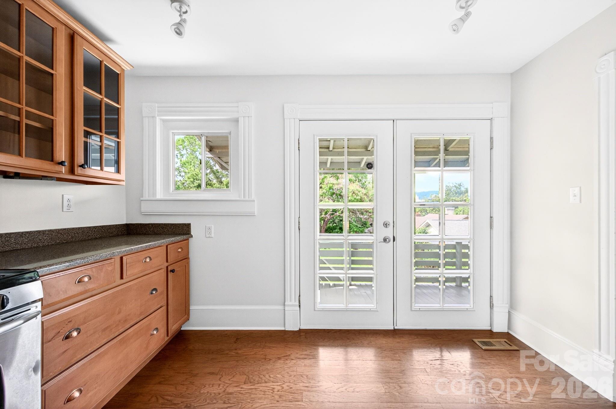 39 Bartlett Street — Asheville