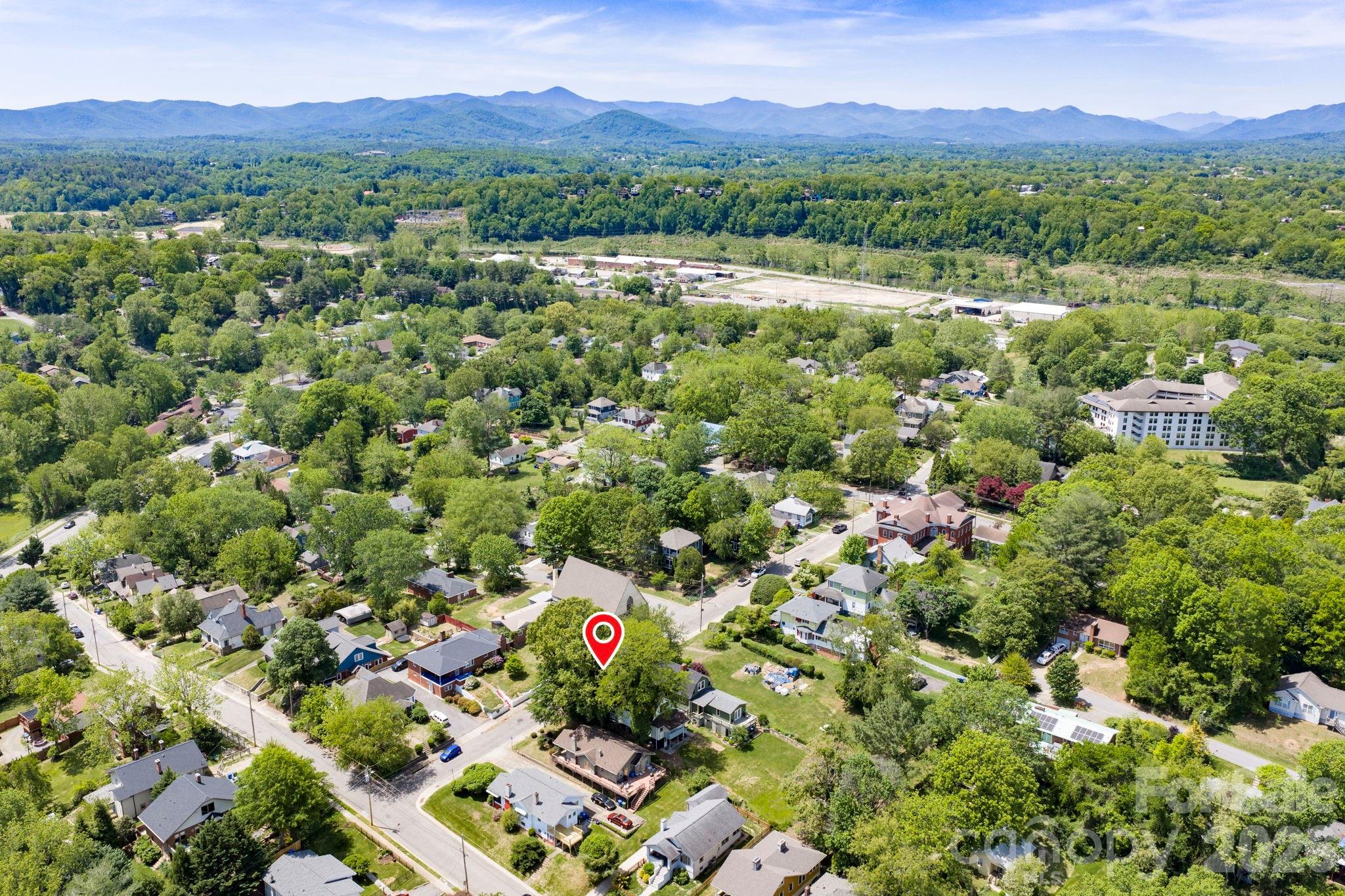 39 Bartlett Street — Asheville
