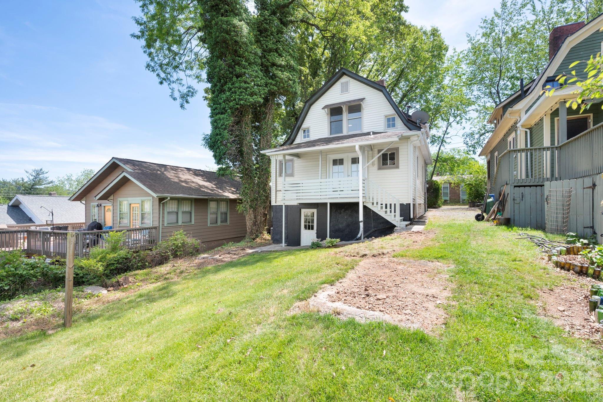39 Bartlett Street — Asheville
