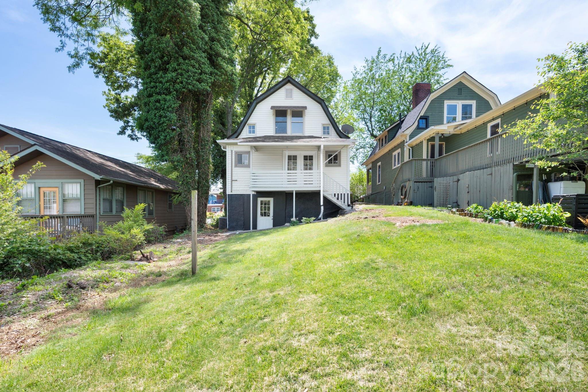 39 Bartlett Street — Asheville
