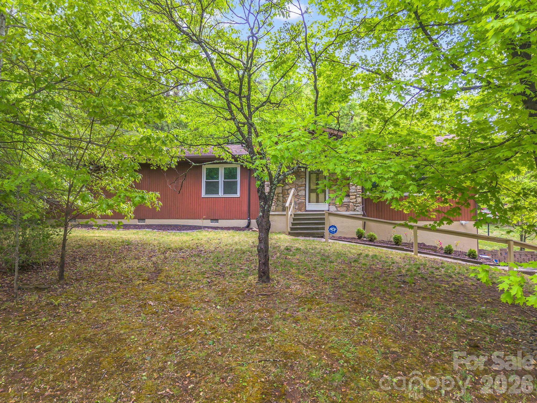 11 Deer Run Drive — Asheville