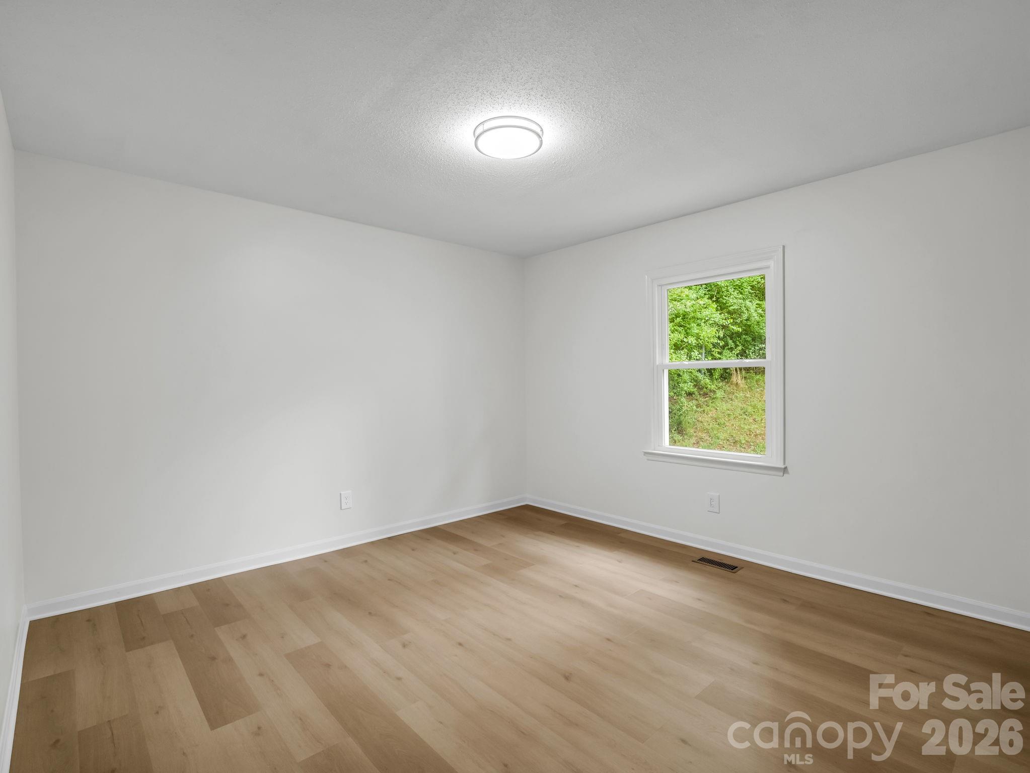 11 Deer Run Drive — Asheville