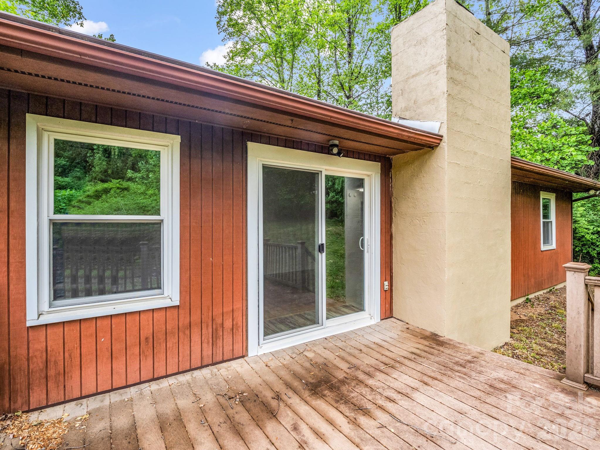 11 Deer Run Drive — Asheville