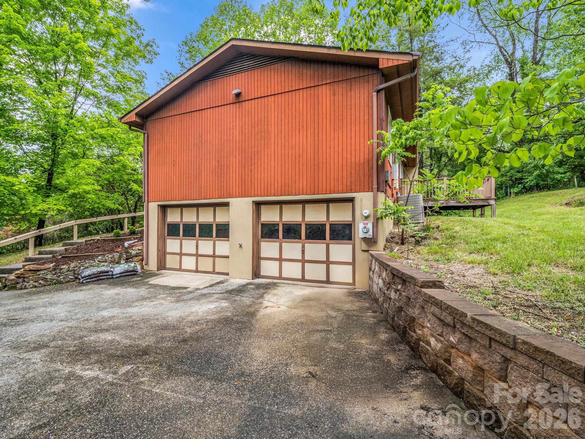 11 Deer Run Drive — Asheville