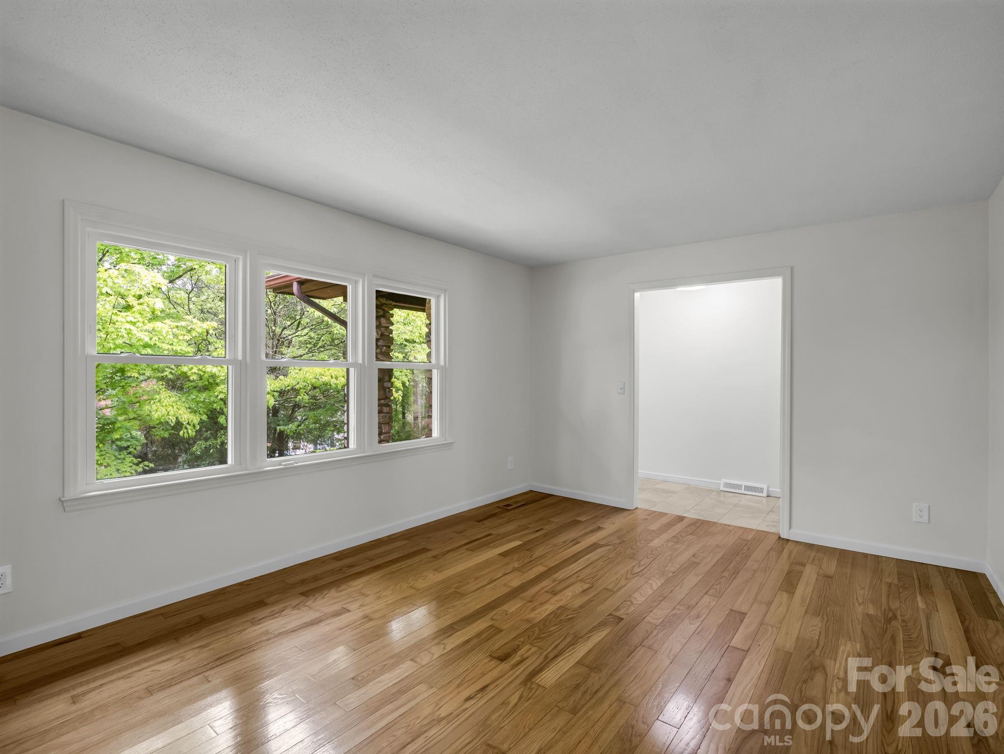 11 Deer Run Drive — Asheville