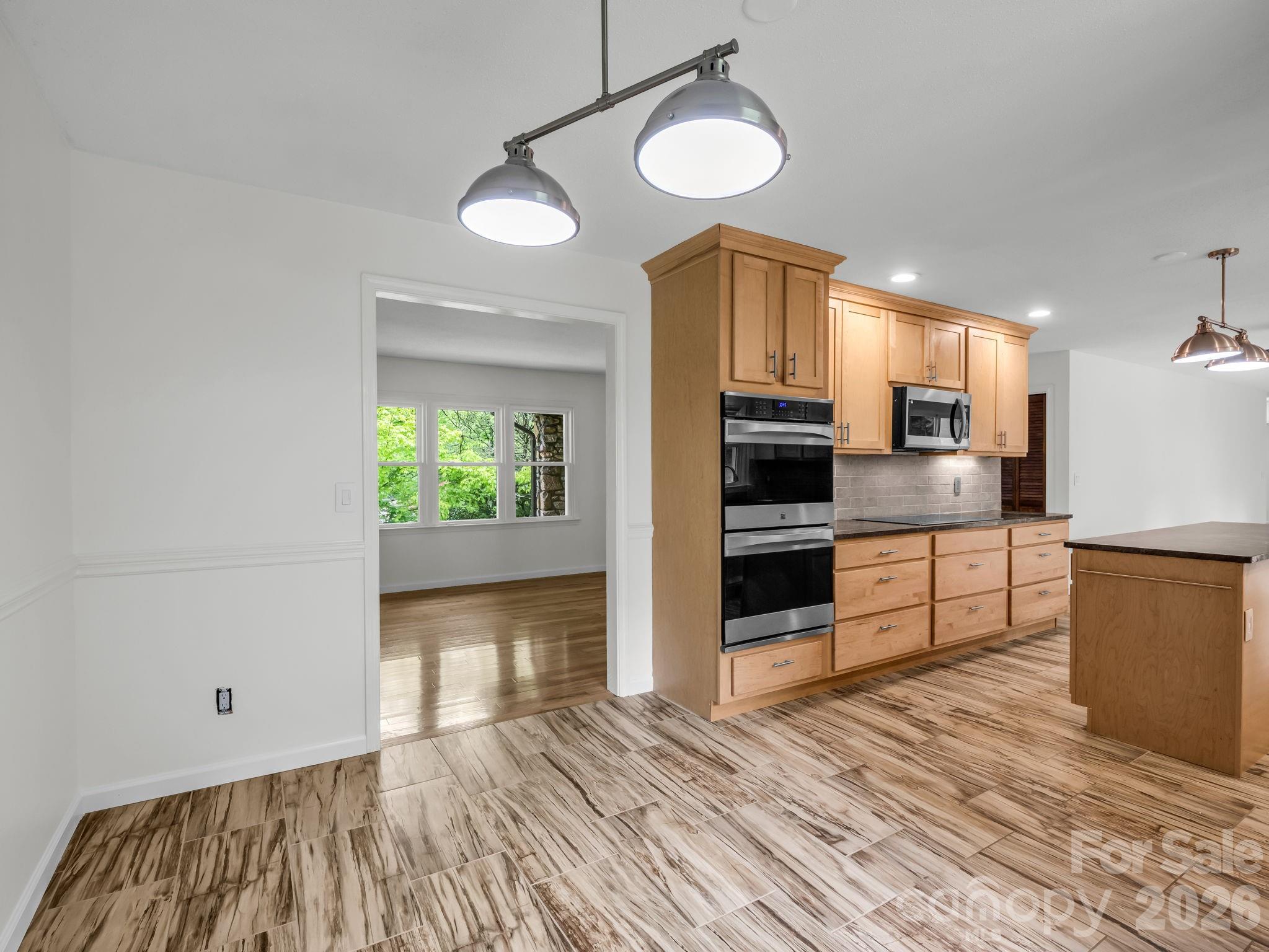 11 Deer Run Drive — Asheville