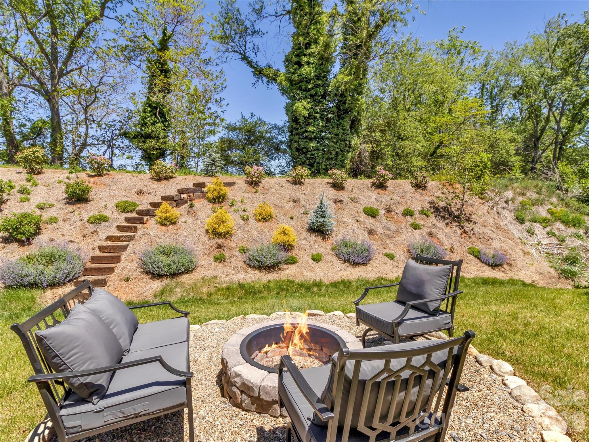 199 Farmwood Trail — Waynesville