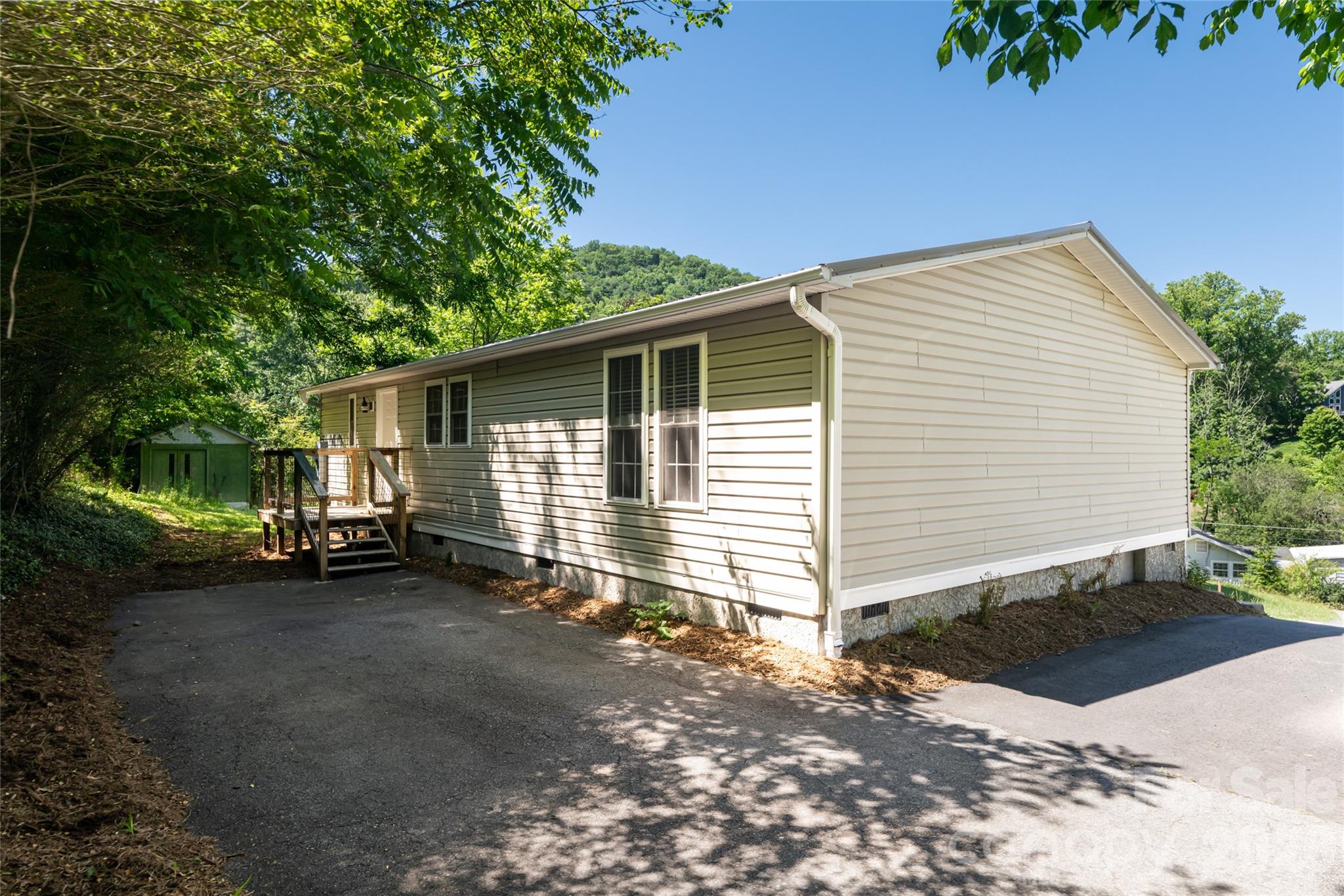 19 Sycamore Street — Asheville