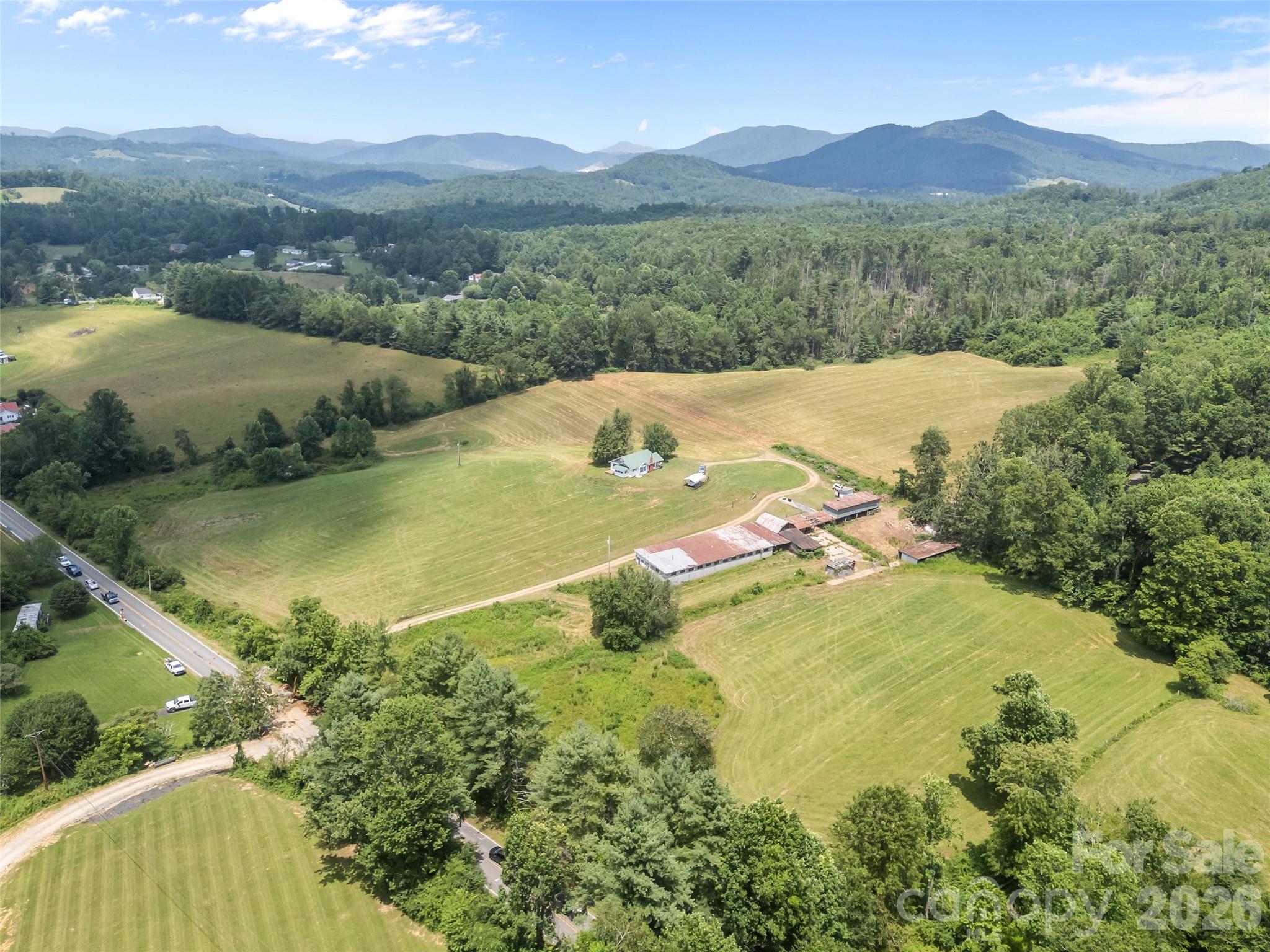 1305 Halltown Road — Spruce Pine