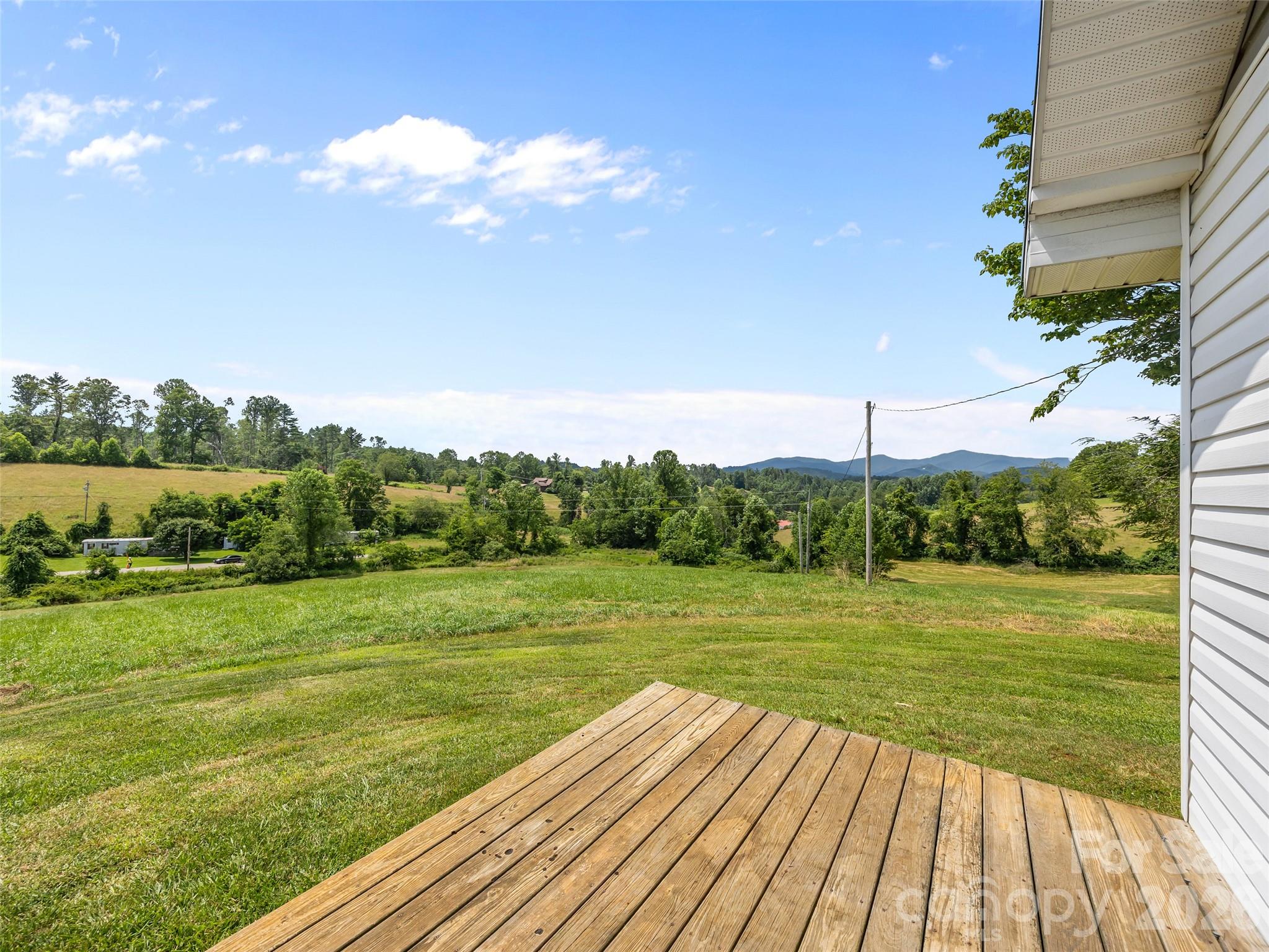 1305 Halltown Road — Spruce Pine