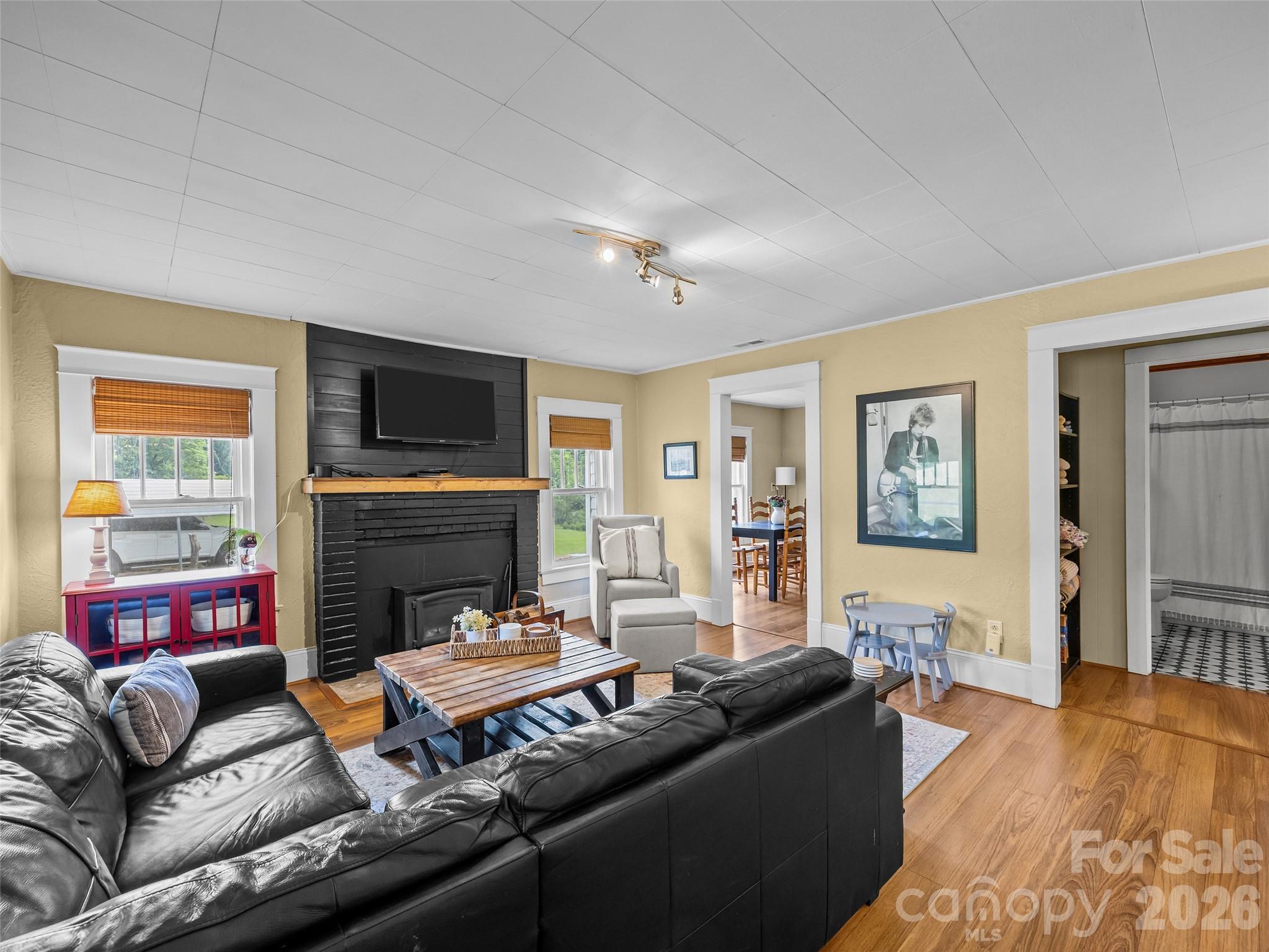 1305 Halltown Road — Spruce Pine