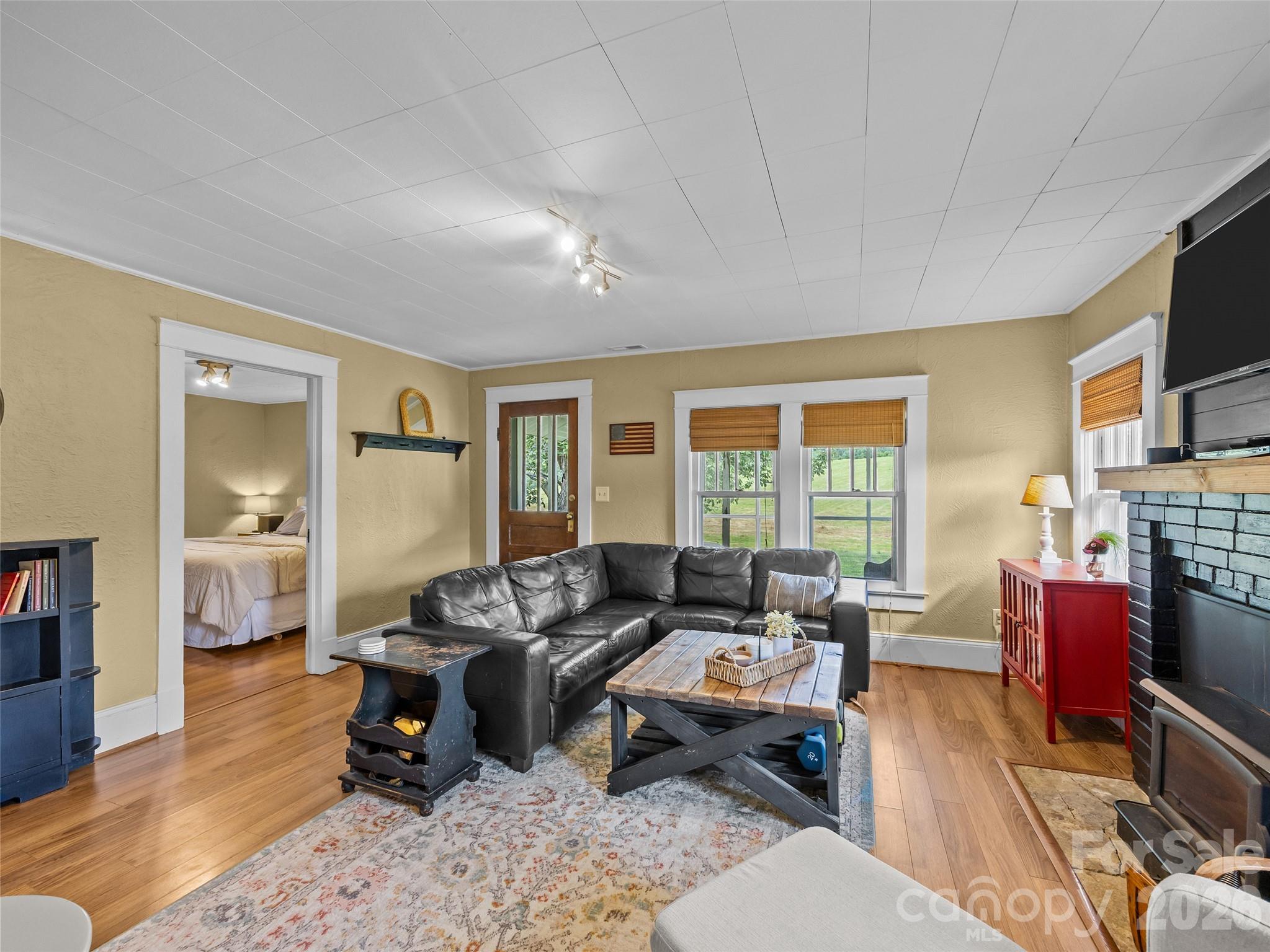1305 Halltown Road — Spruce Pine