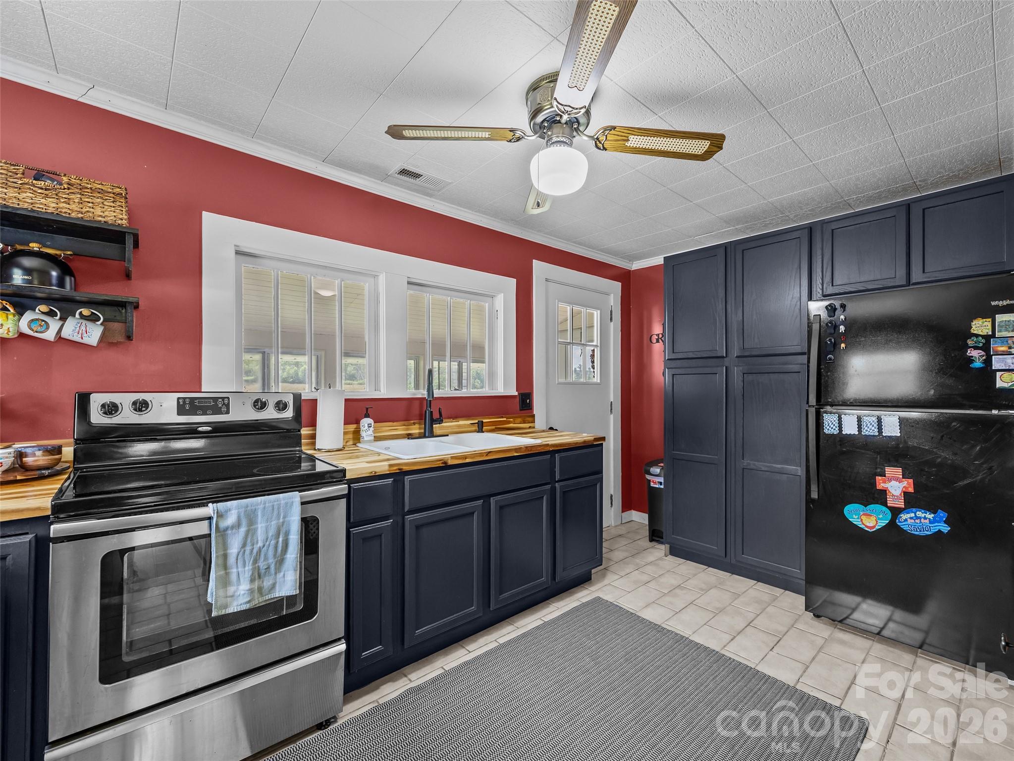 1305 Halltown Road — Spruce Pine