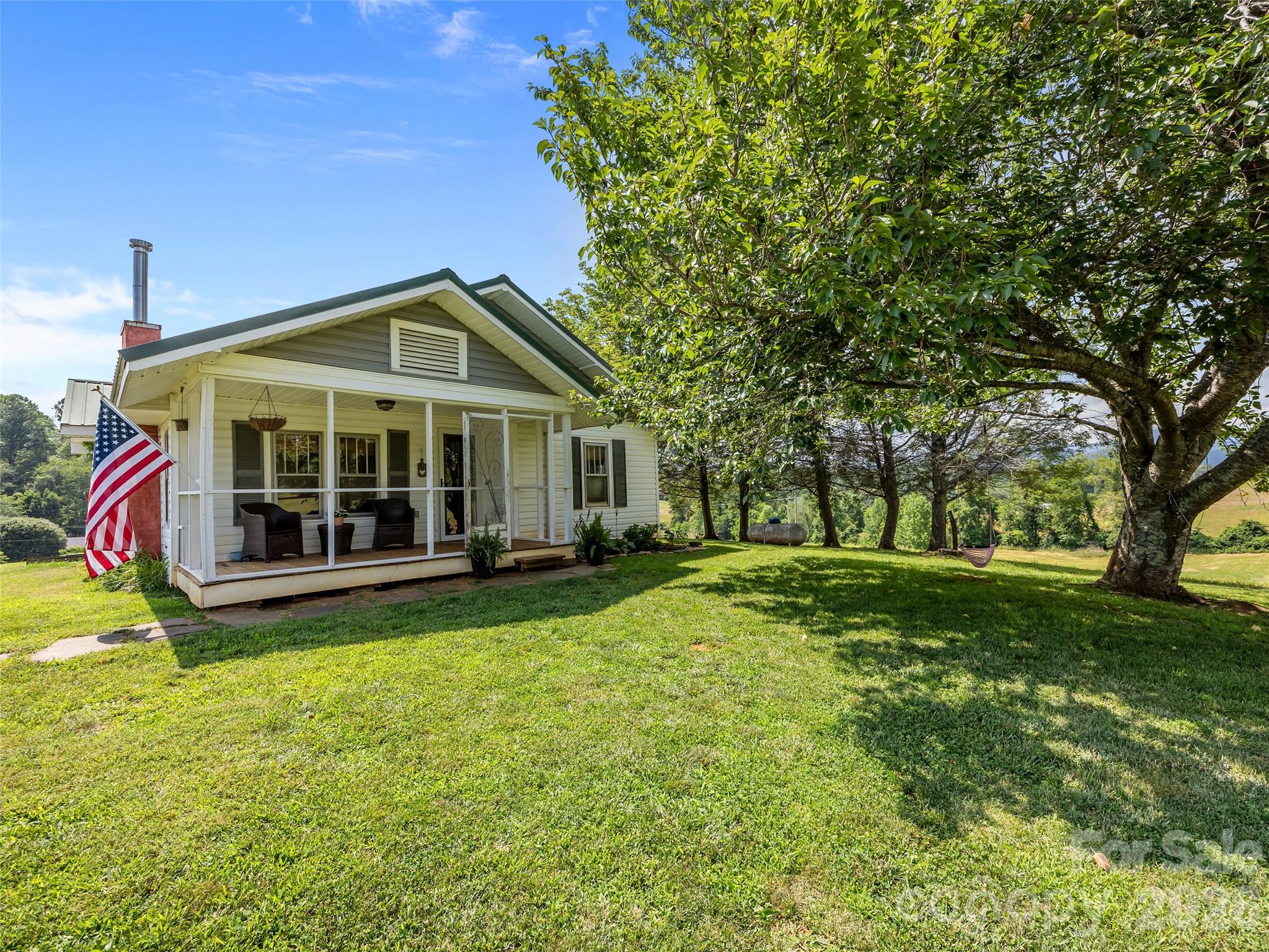 1305 Halltown Road — Spruce Pine