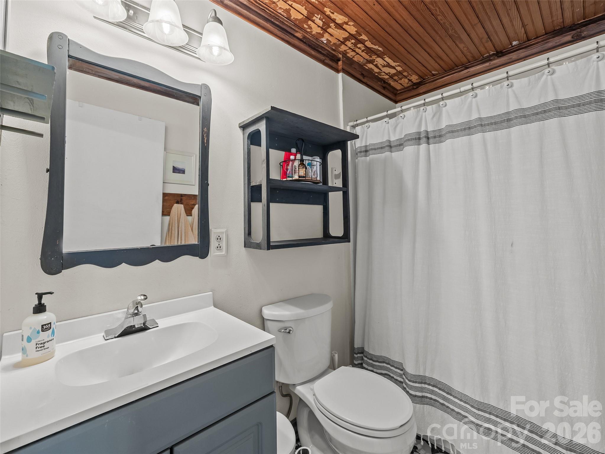 1305 Halltown Road — Spruce Pine