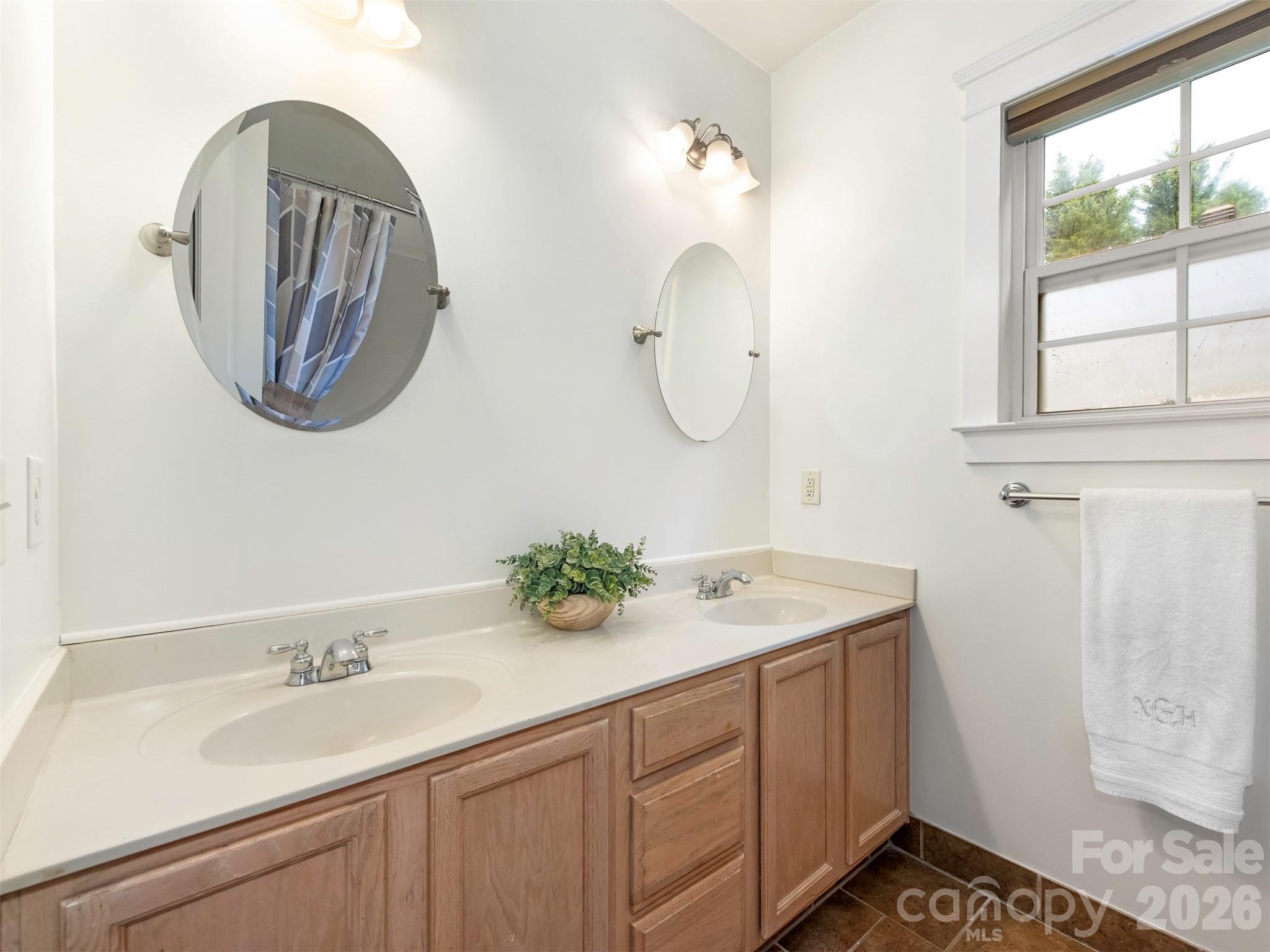 8214 Ballymore Court — Huntersville