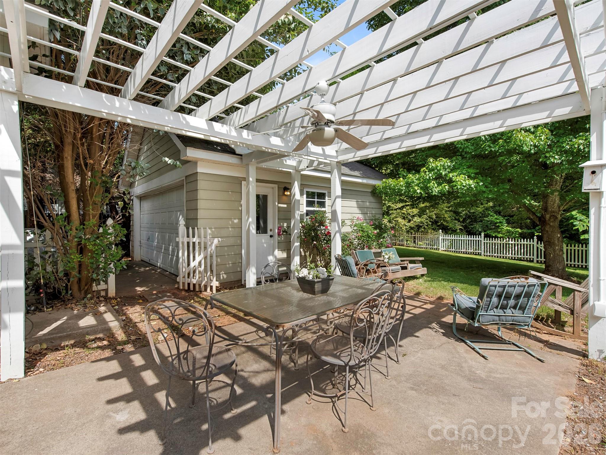 8214 Ballymore Court — Huntersville