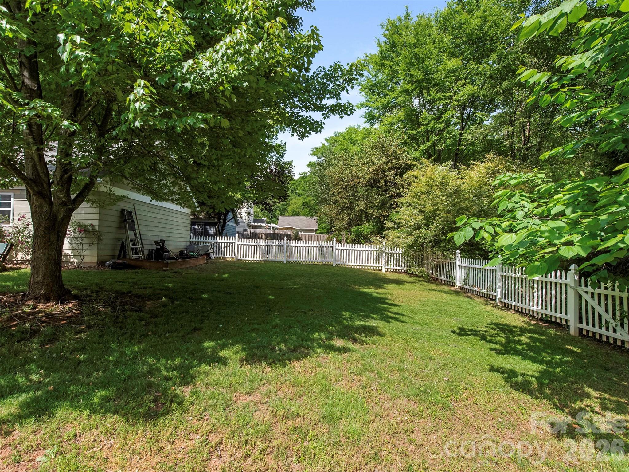 8214 Ballymore Court — Huntersville