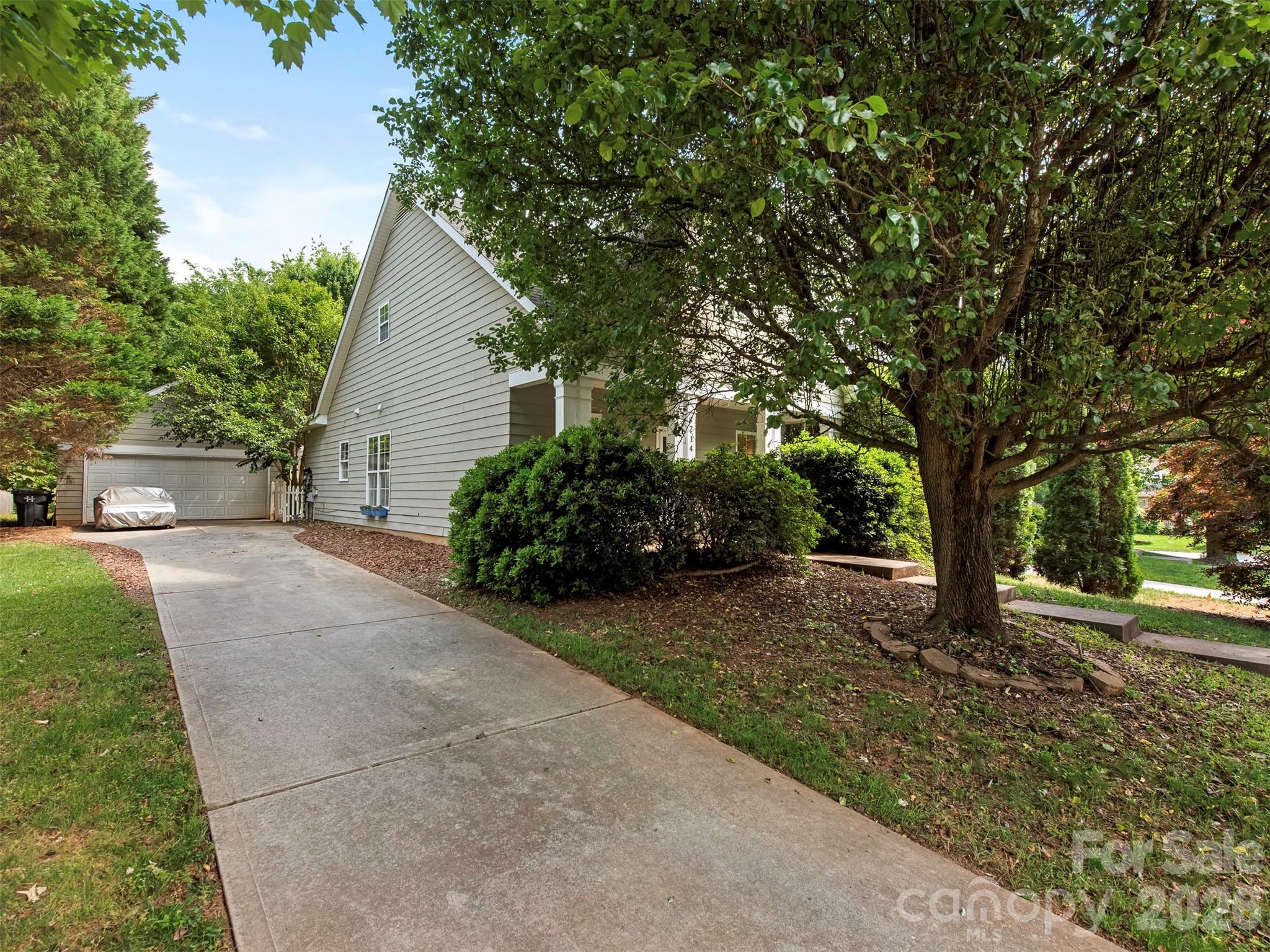 8214 Ballymore Court — Huntersville