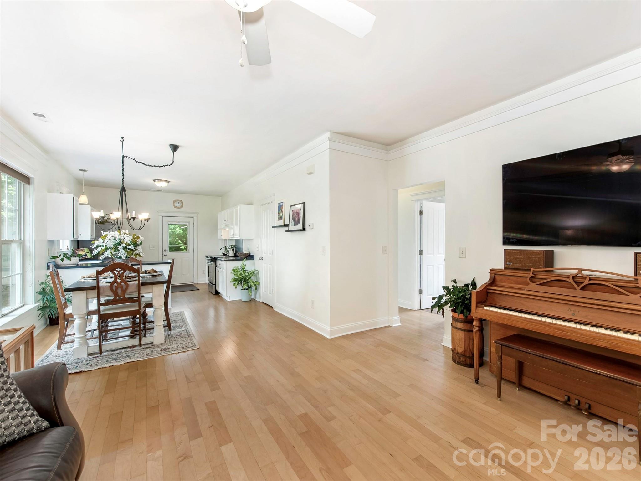 8214 Ballymore Court — Huntersville