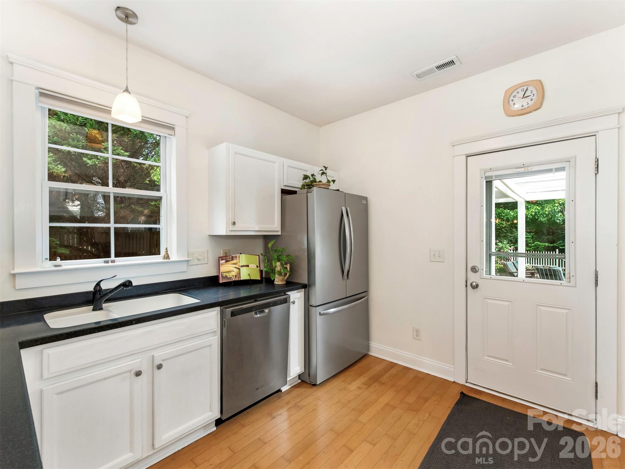 8214 Ballymore Court — Huntersville