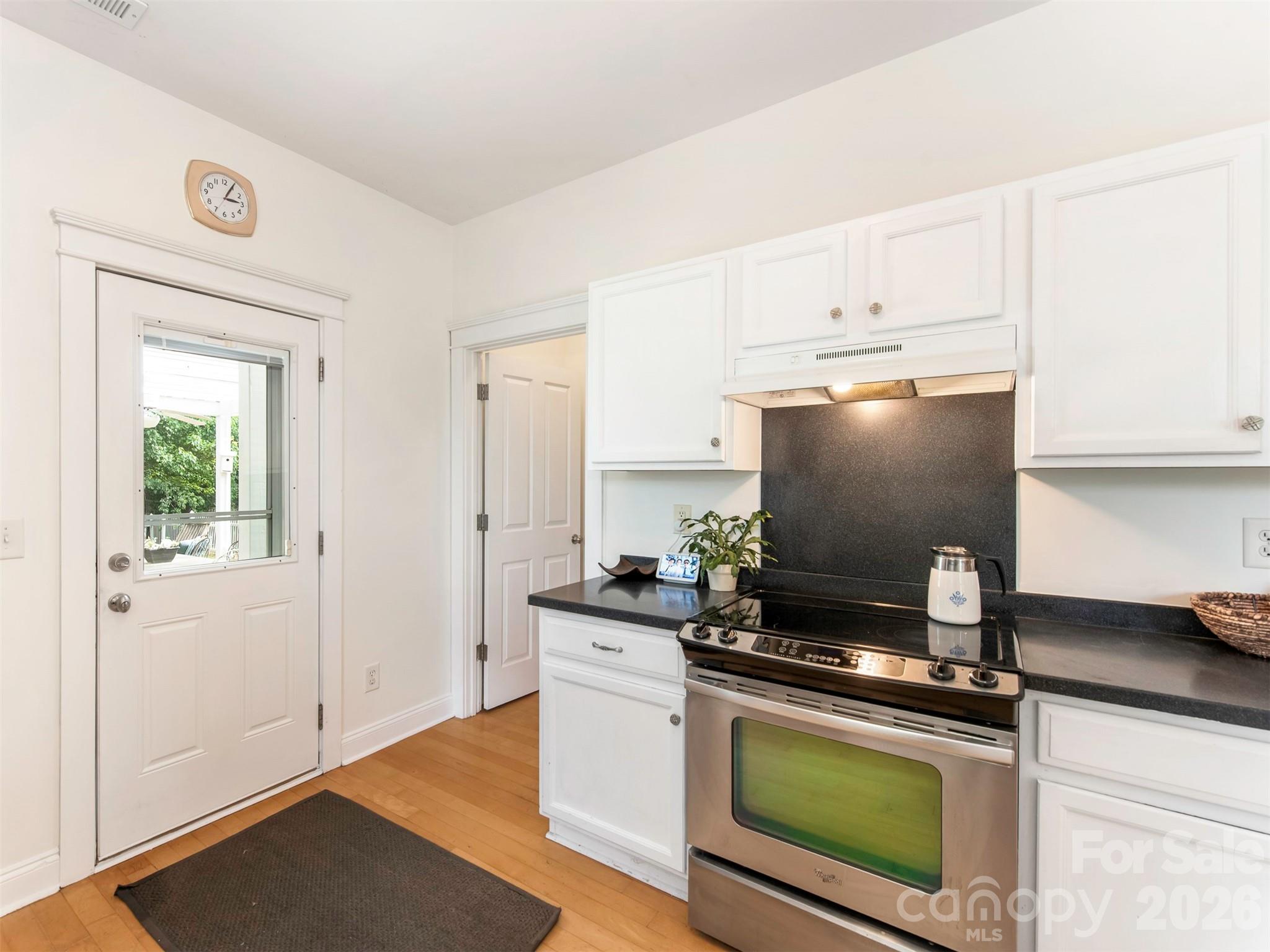 8214 Ballymore Court — Huntersville