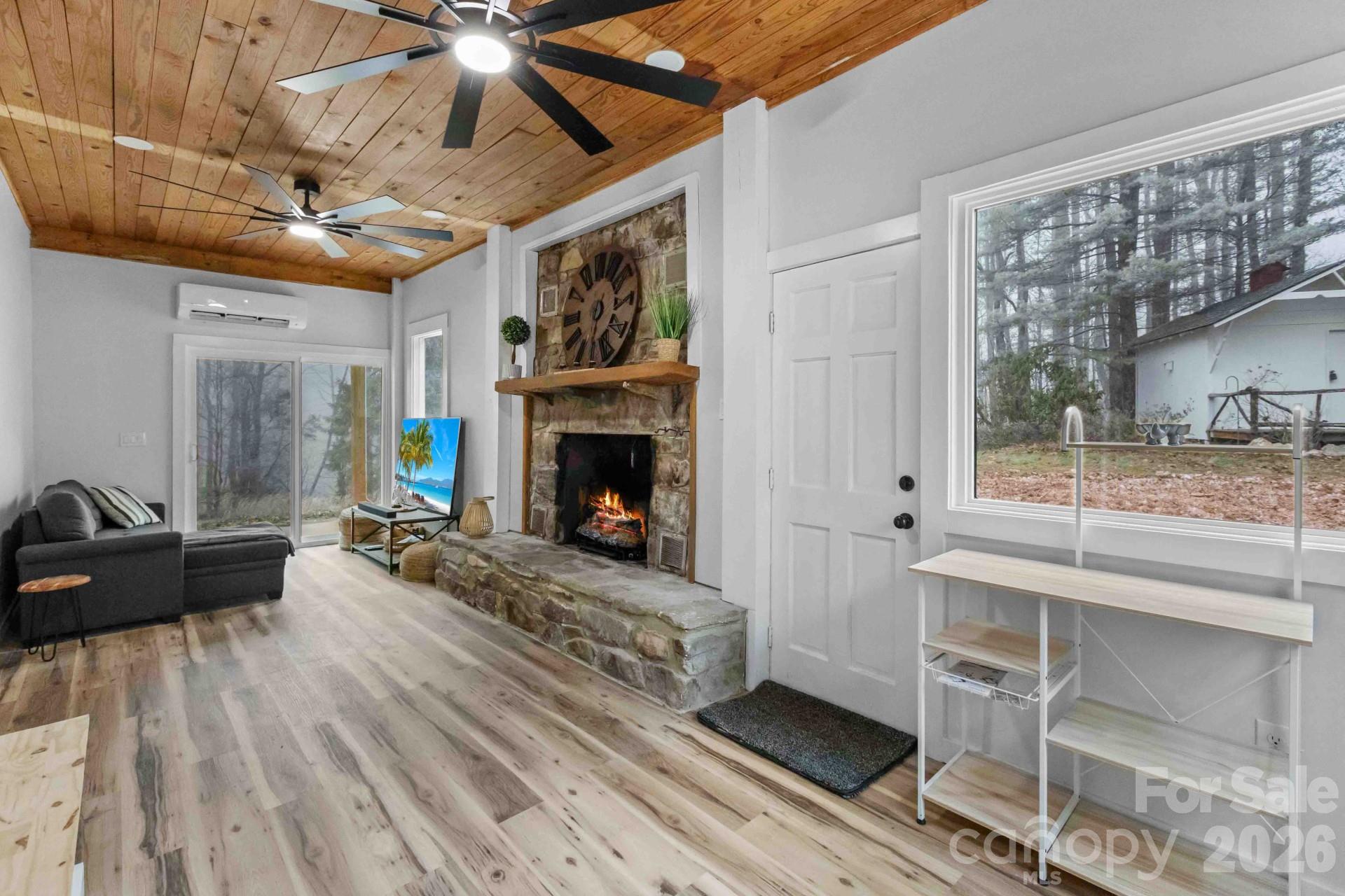 124 Glad Tidings Lane — Sylva