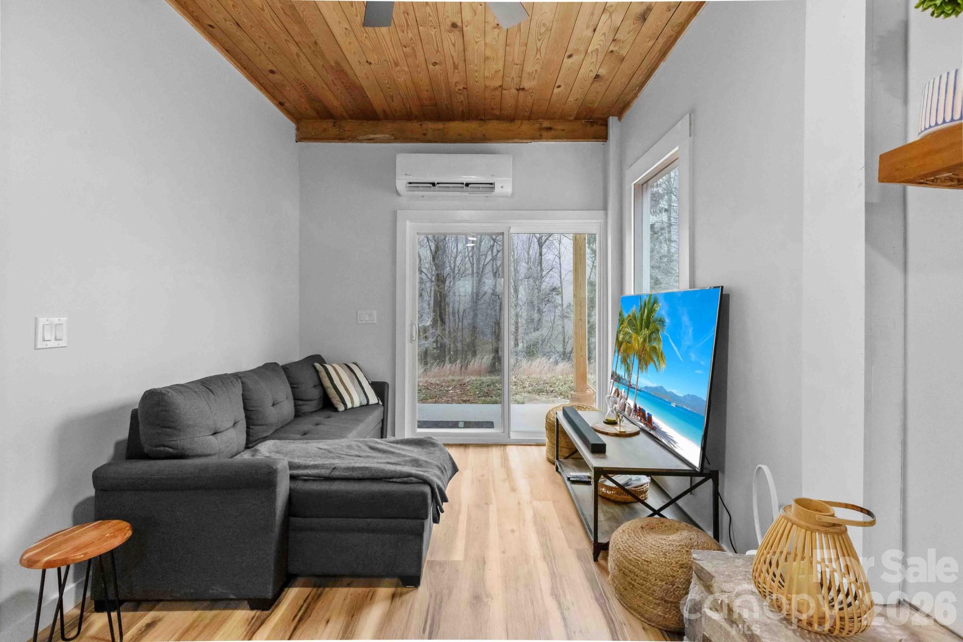 124 Glad Tidings Lane — Sylva