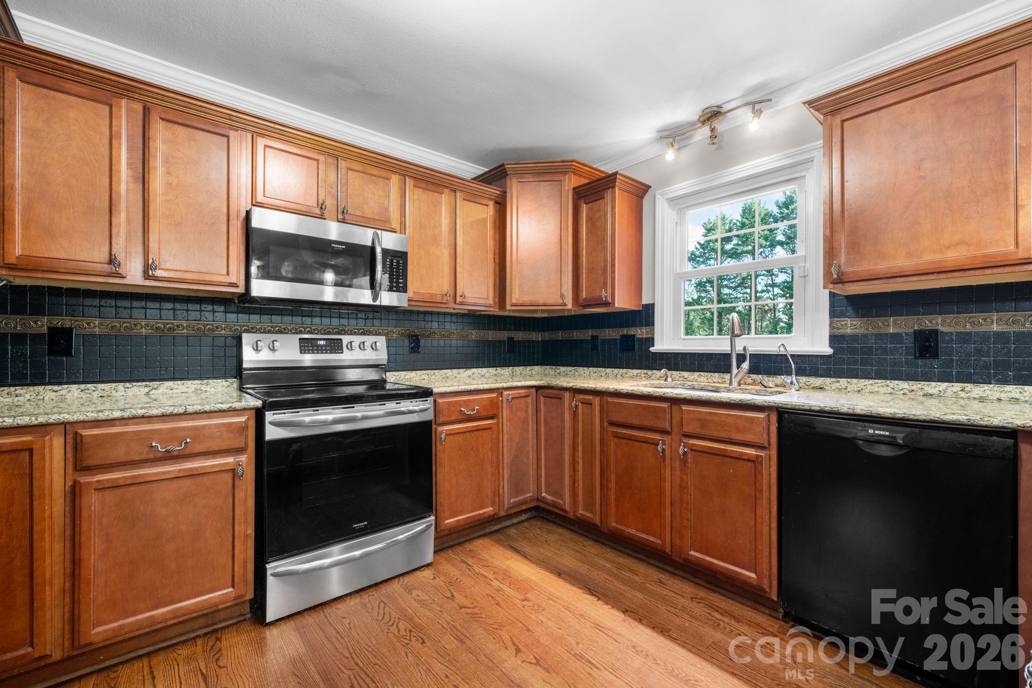 2025 34th Avenue Drive NE — Hickory