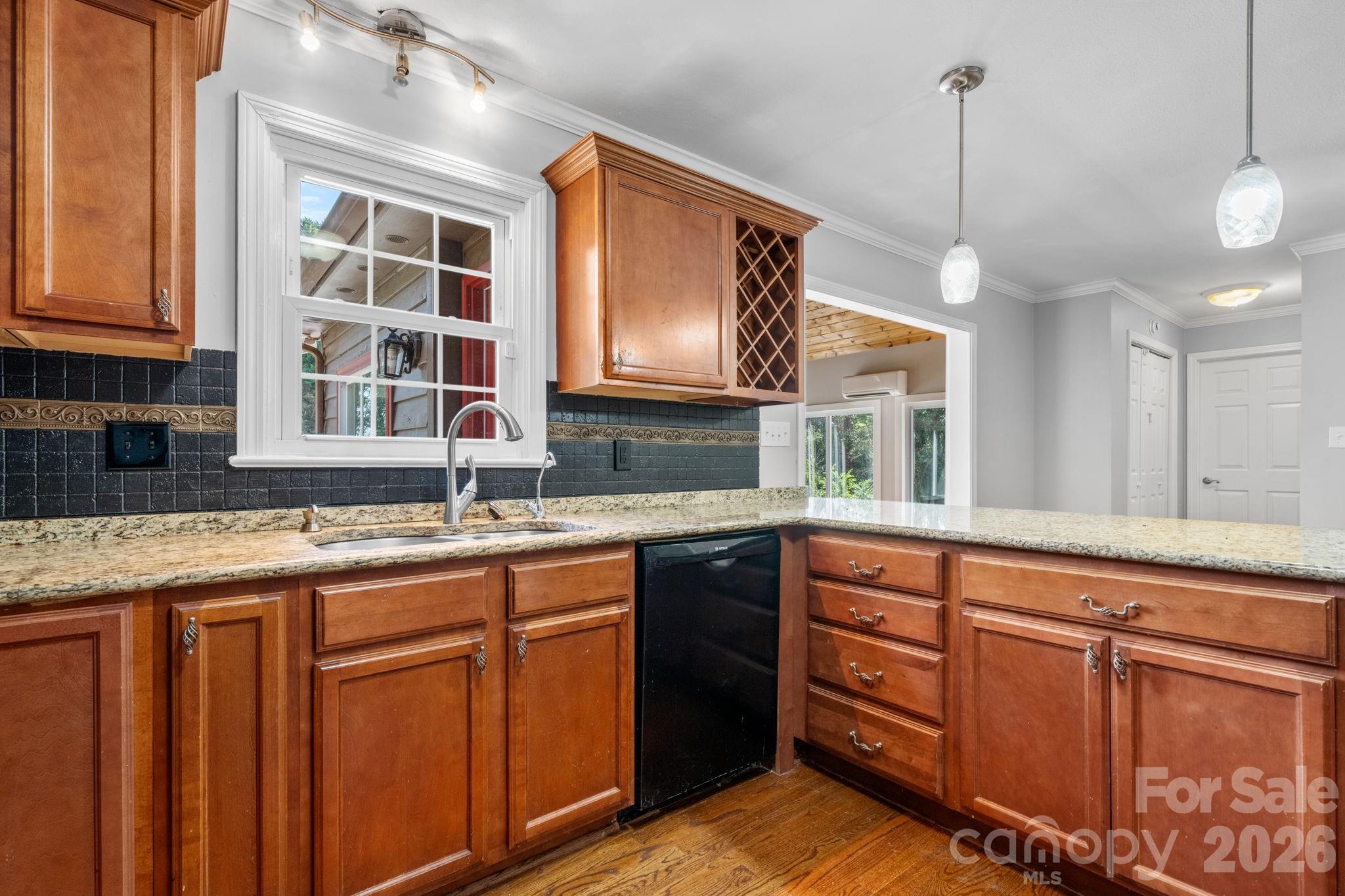 2025 34th Avenue Drive NE — Hickory
