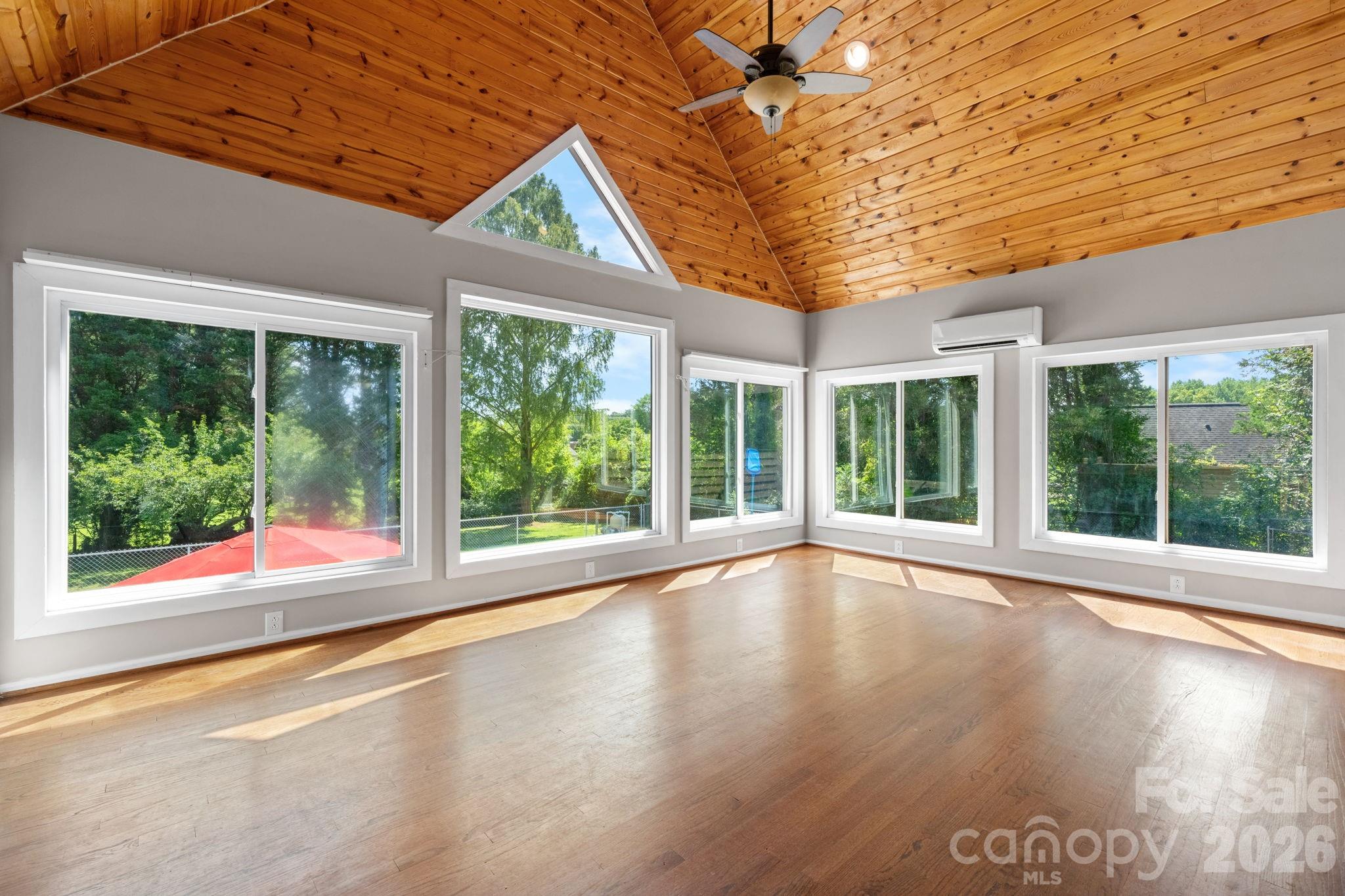 2025 34th Avenue Drive NE — Hickory