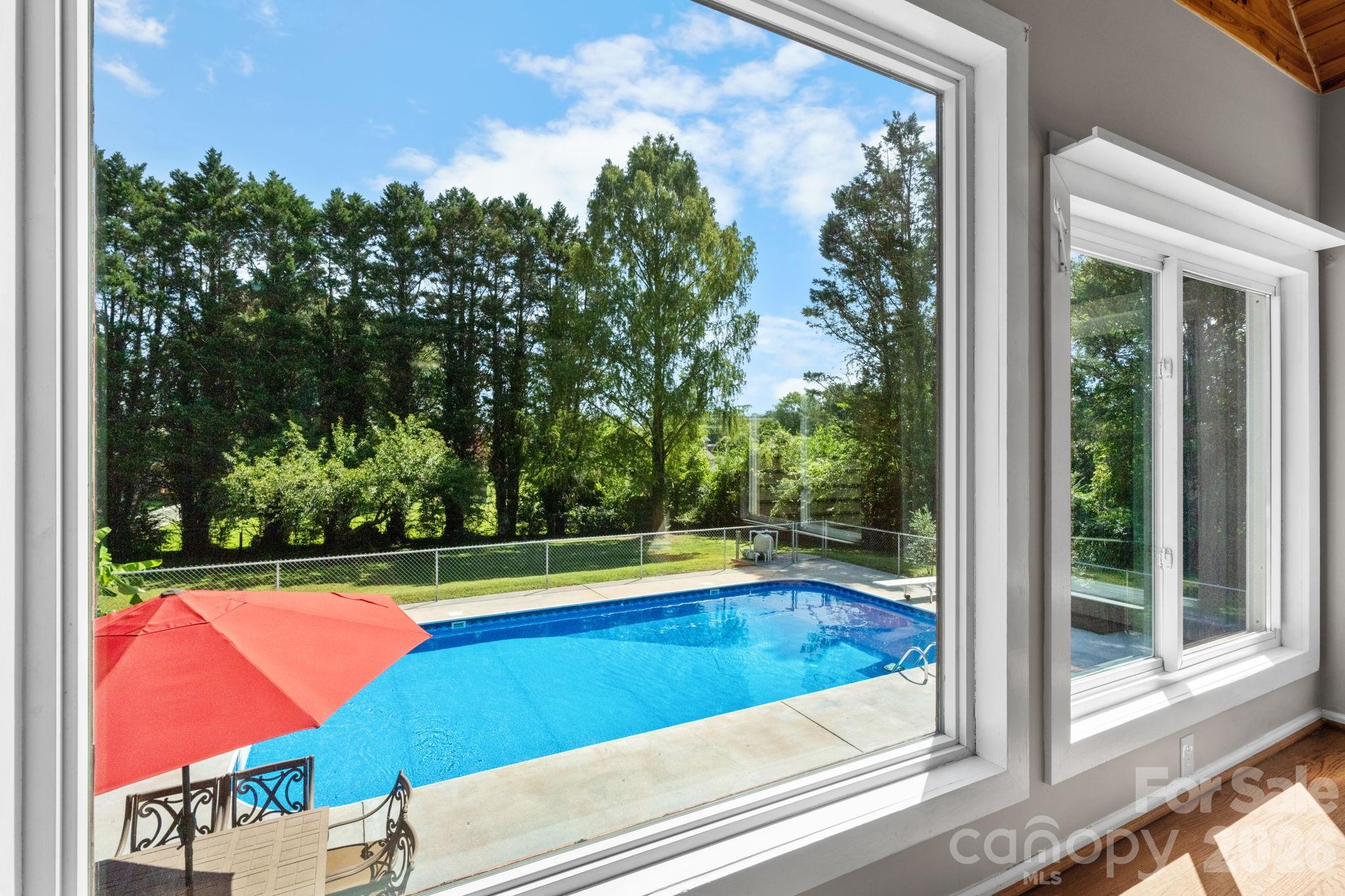 2025 34th Avenue Drive NE — Hickory