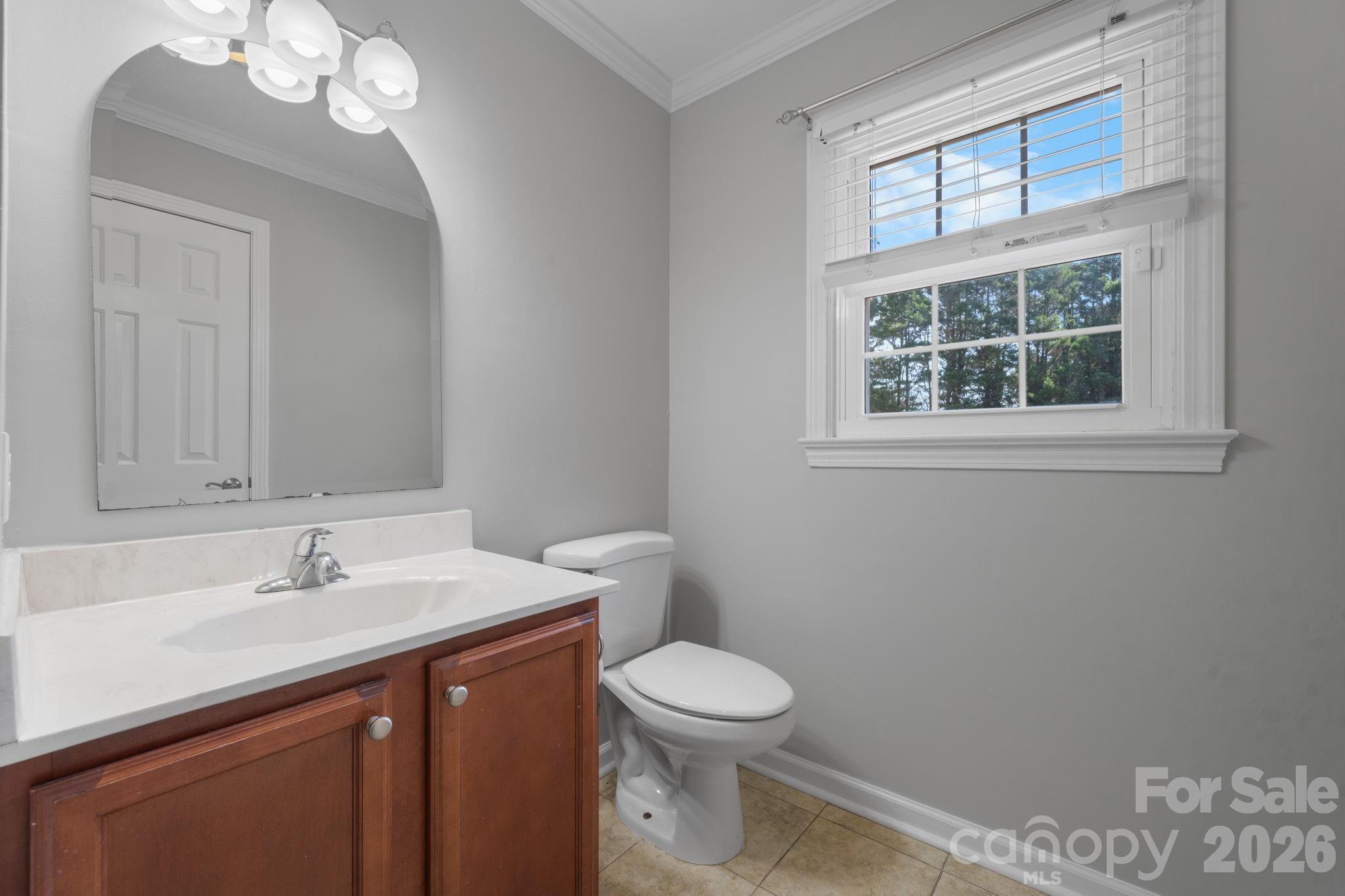 2025 34th Avenue Drive NE — Hickory