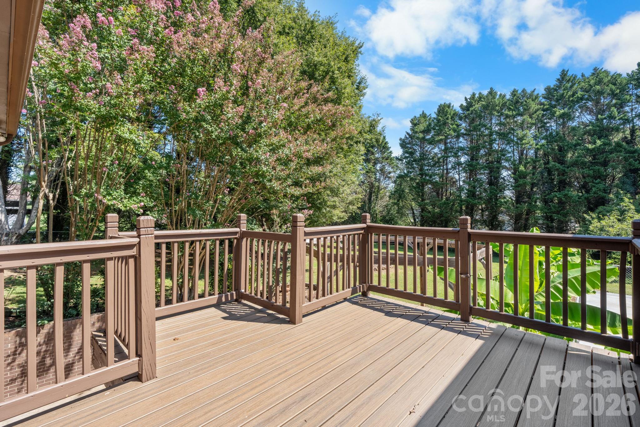 2025 34th Avenue Drive NE — Hickory