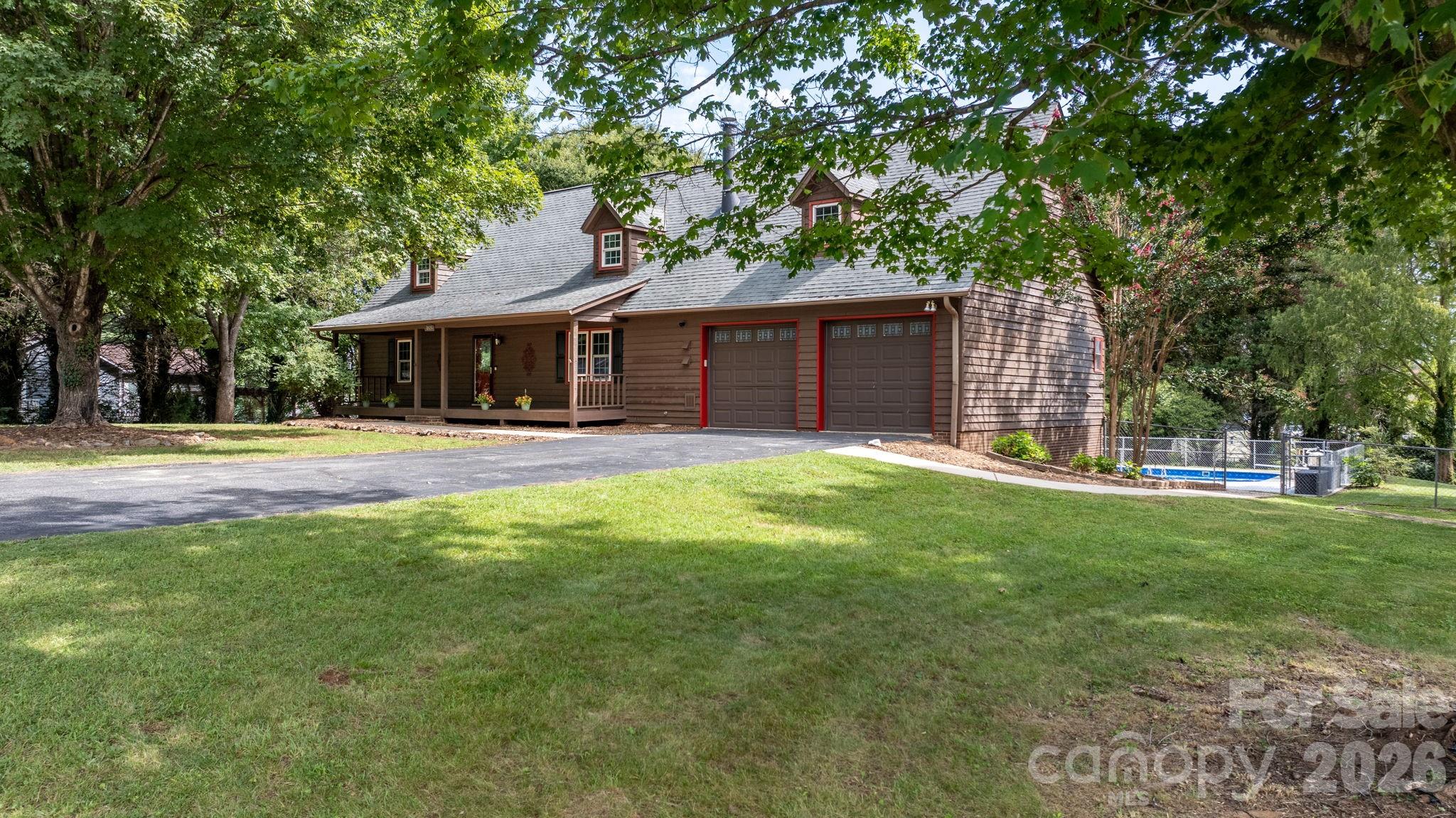 2025 34th Avenue Drive NE — Hickory