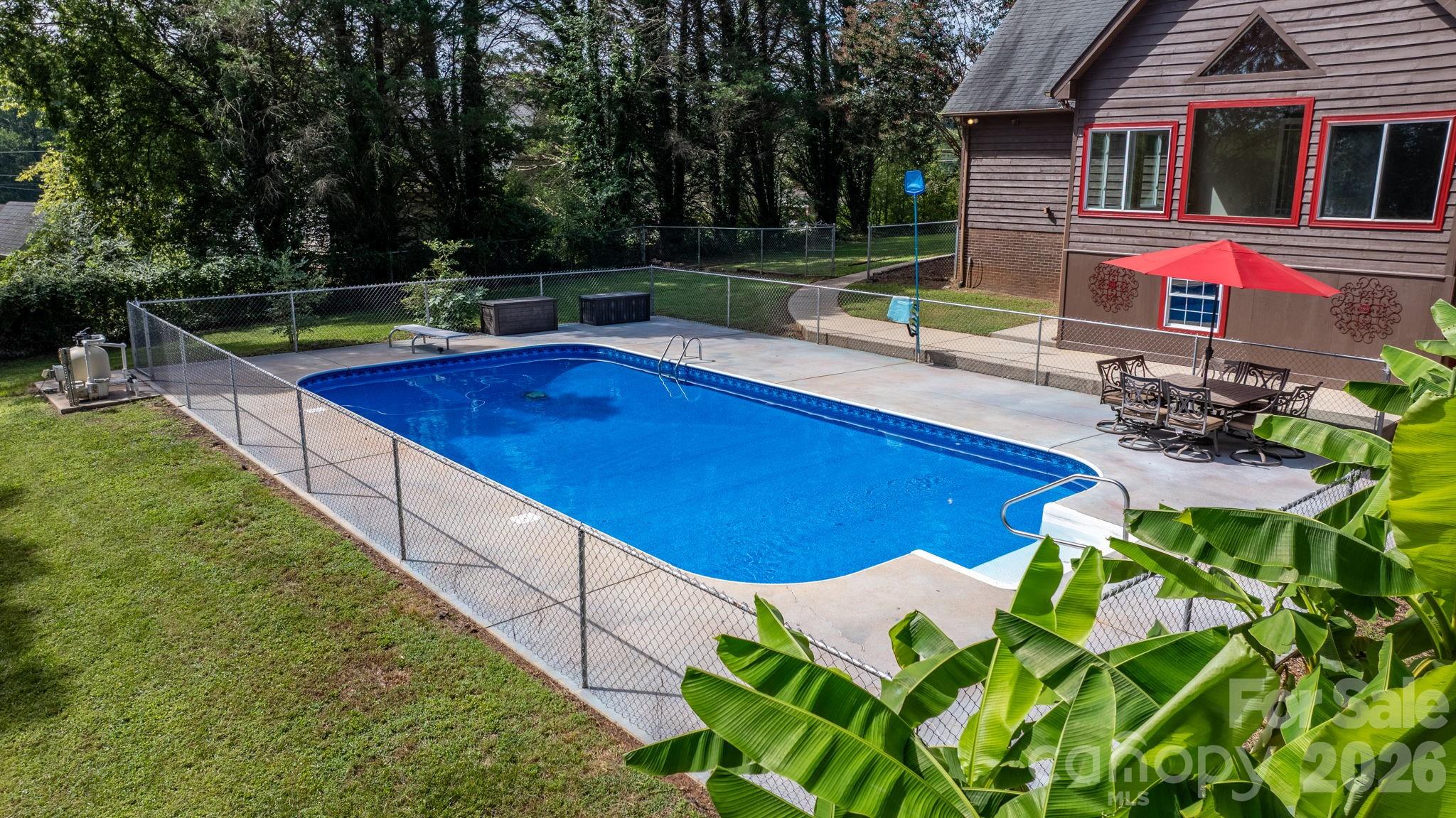 2025 34th Avenue Drive NE — Hickory