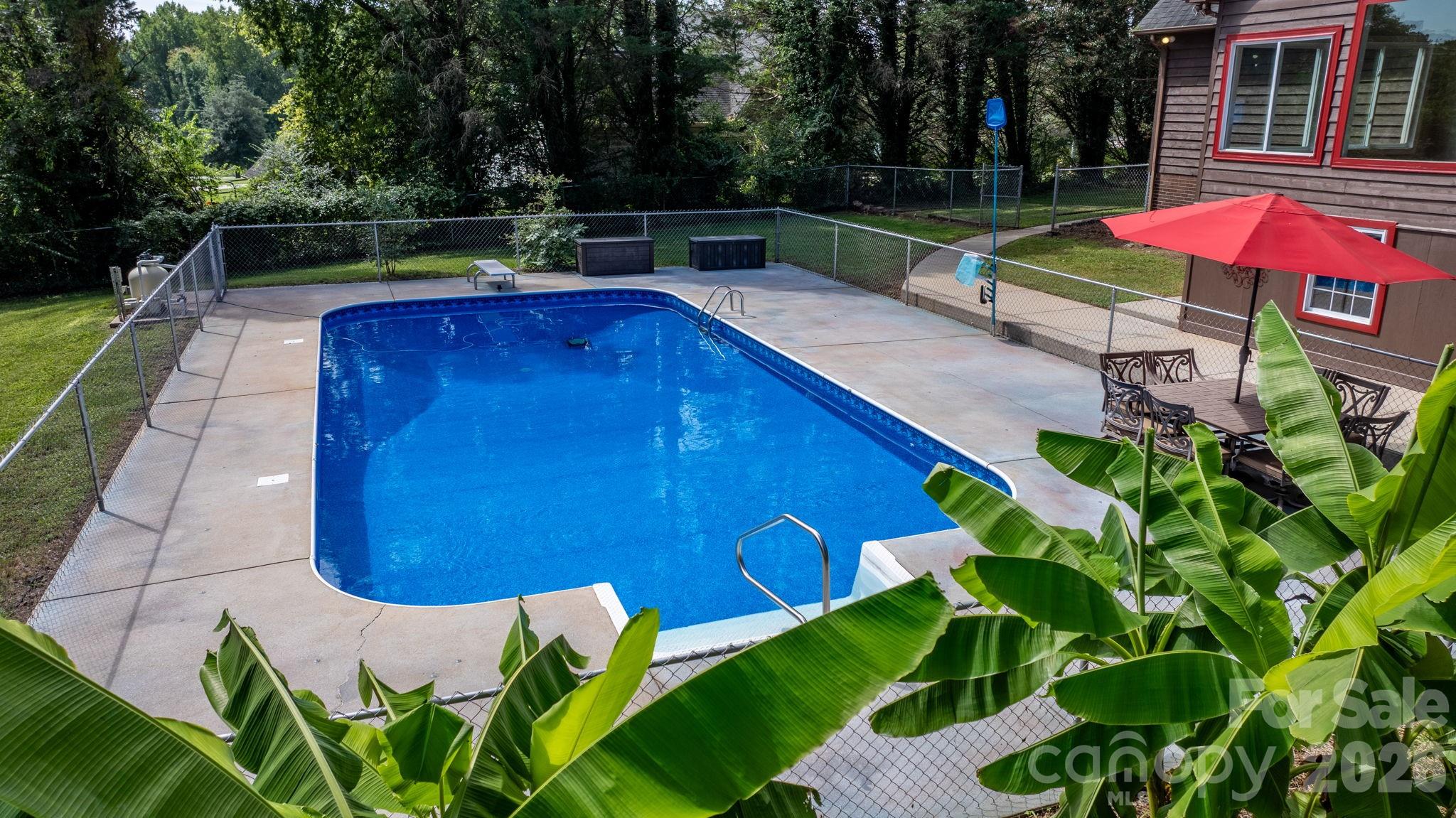 2025 34th Avenue Drive NE — Hickory