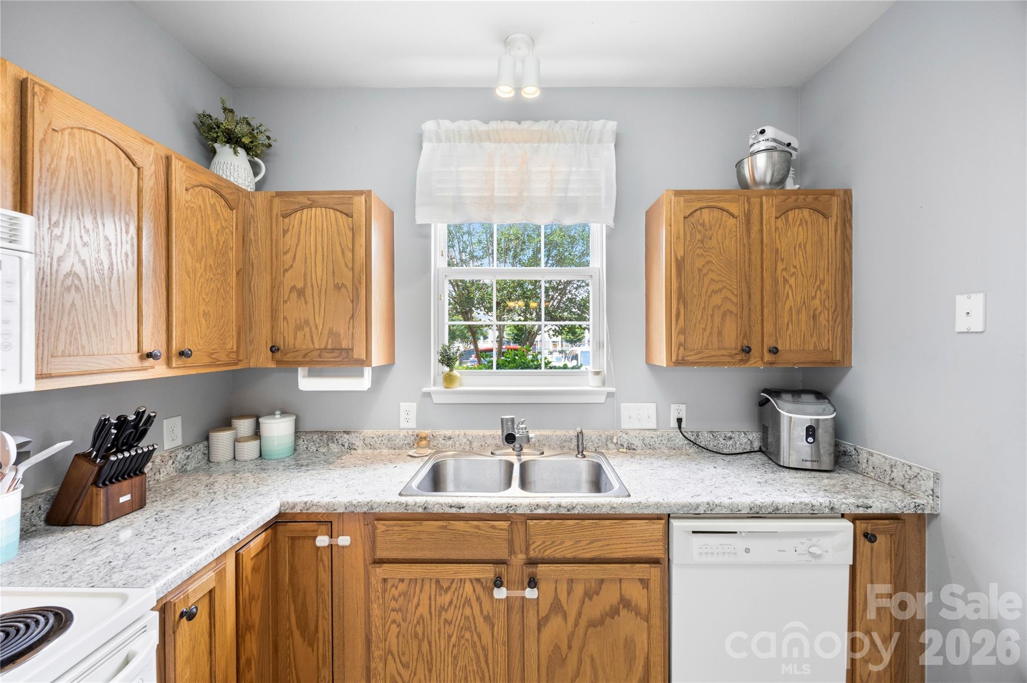 927 Claybrook Circle — Gastonia