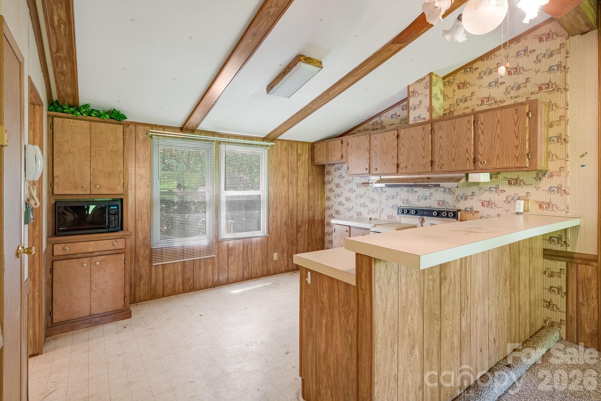 101 Serenity Lane — Clyde