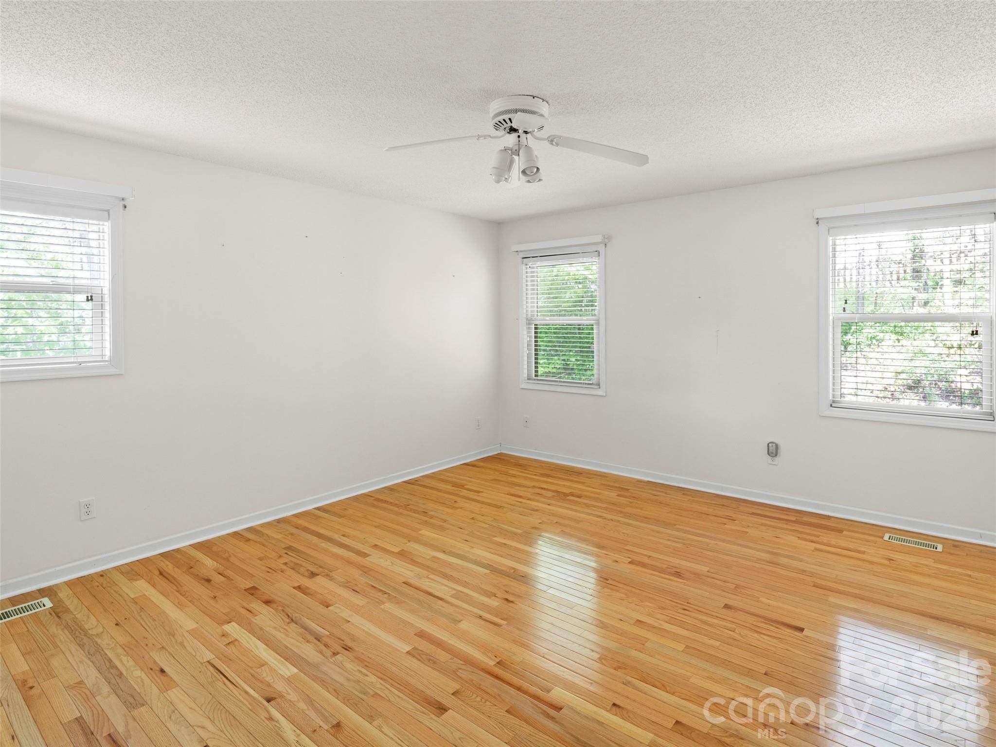 38 Evening Shade Drive — Weaverville