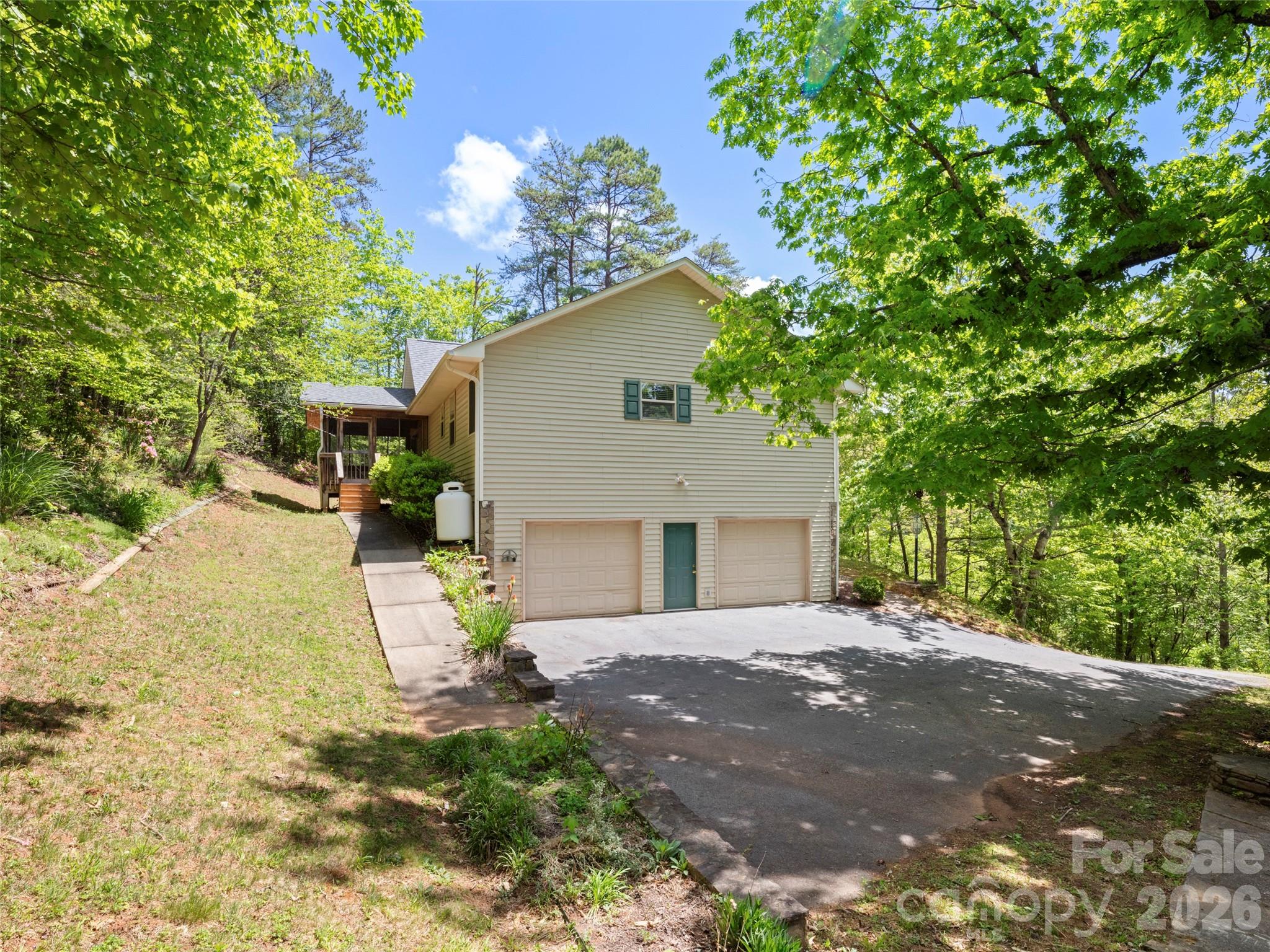 38 Evening Shade Drive — Weaverville