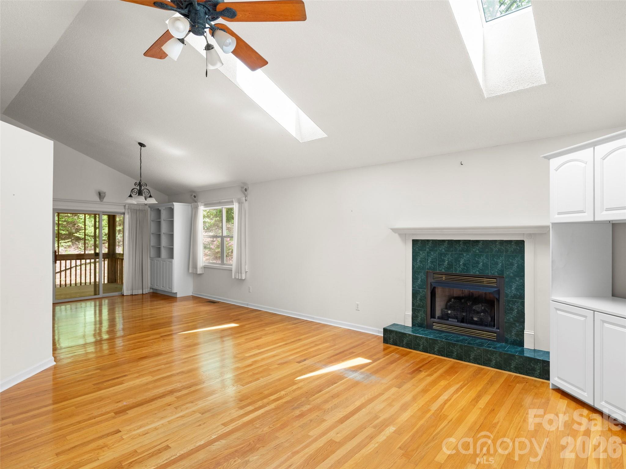 38 Evening Shade Drive — Weaverville