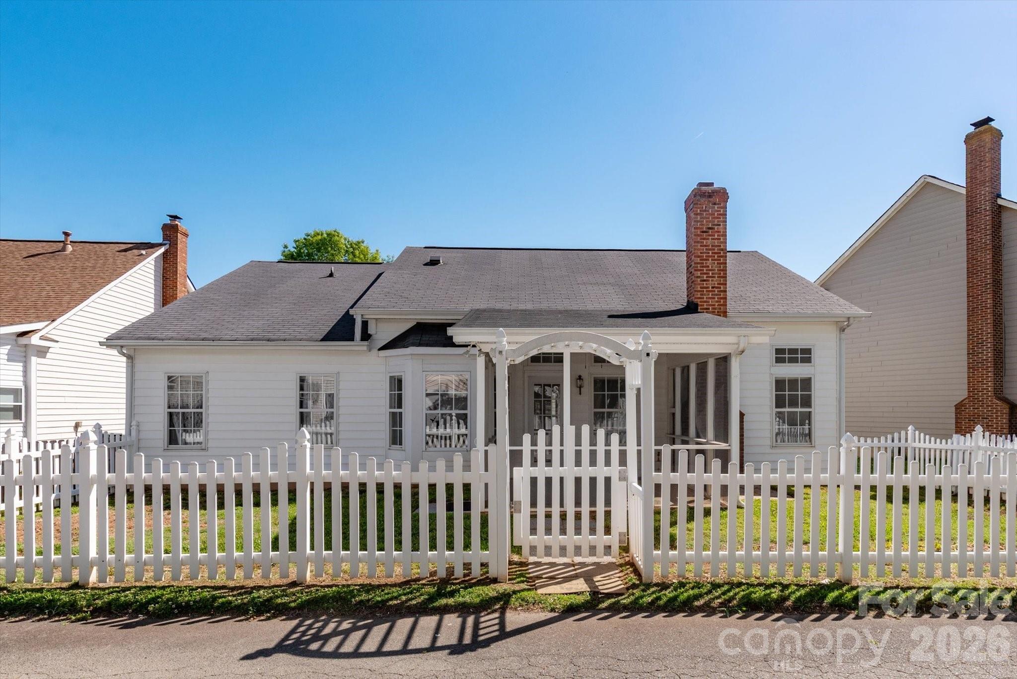 5304 Fennell Street — Indian Trail