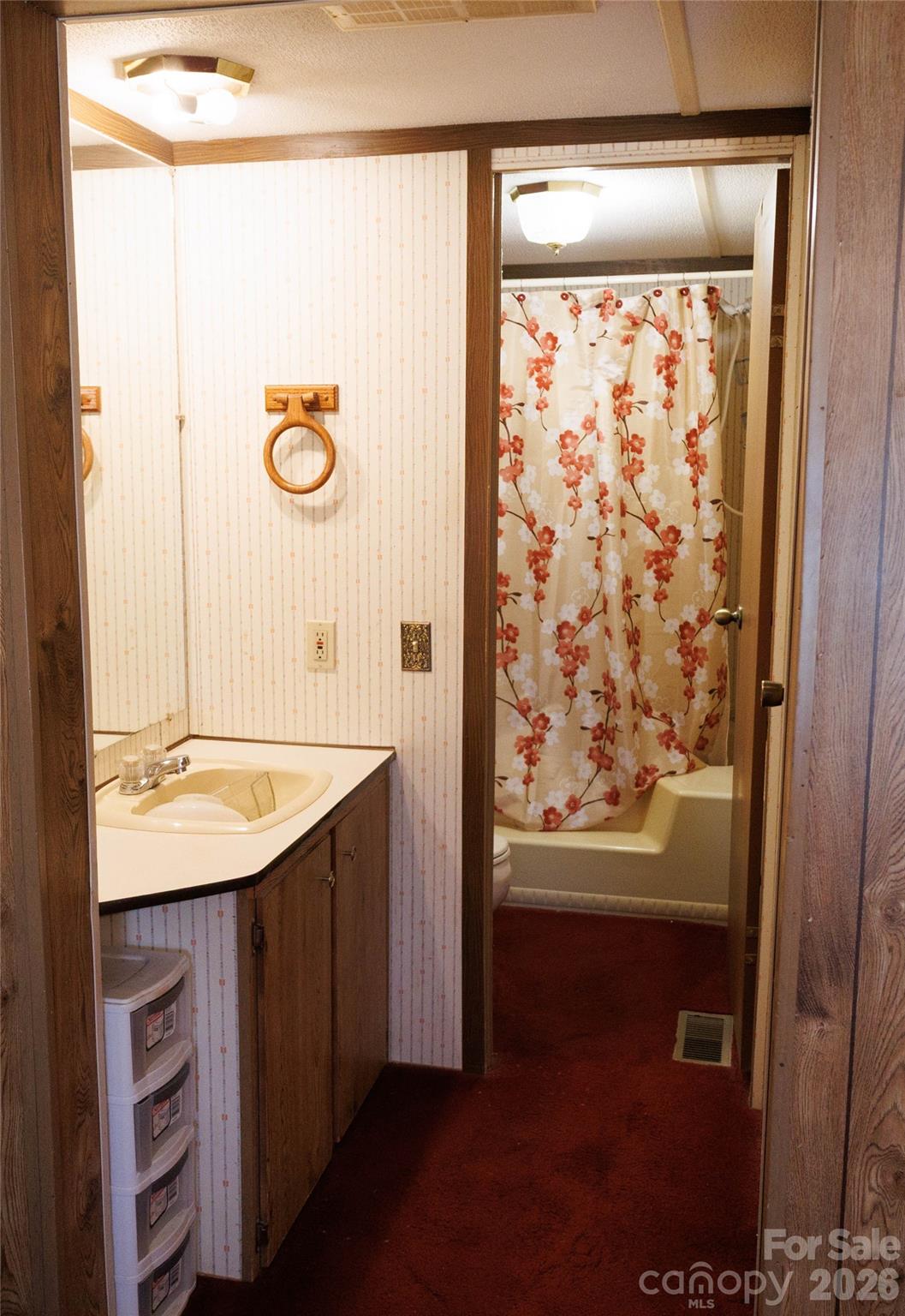 318 Tuckers Grove Road — Statesville